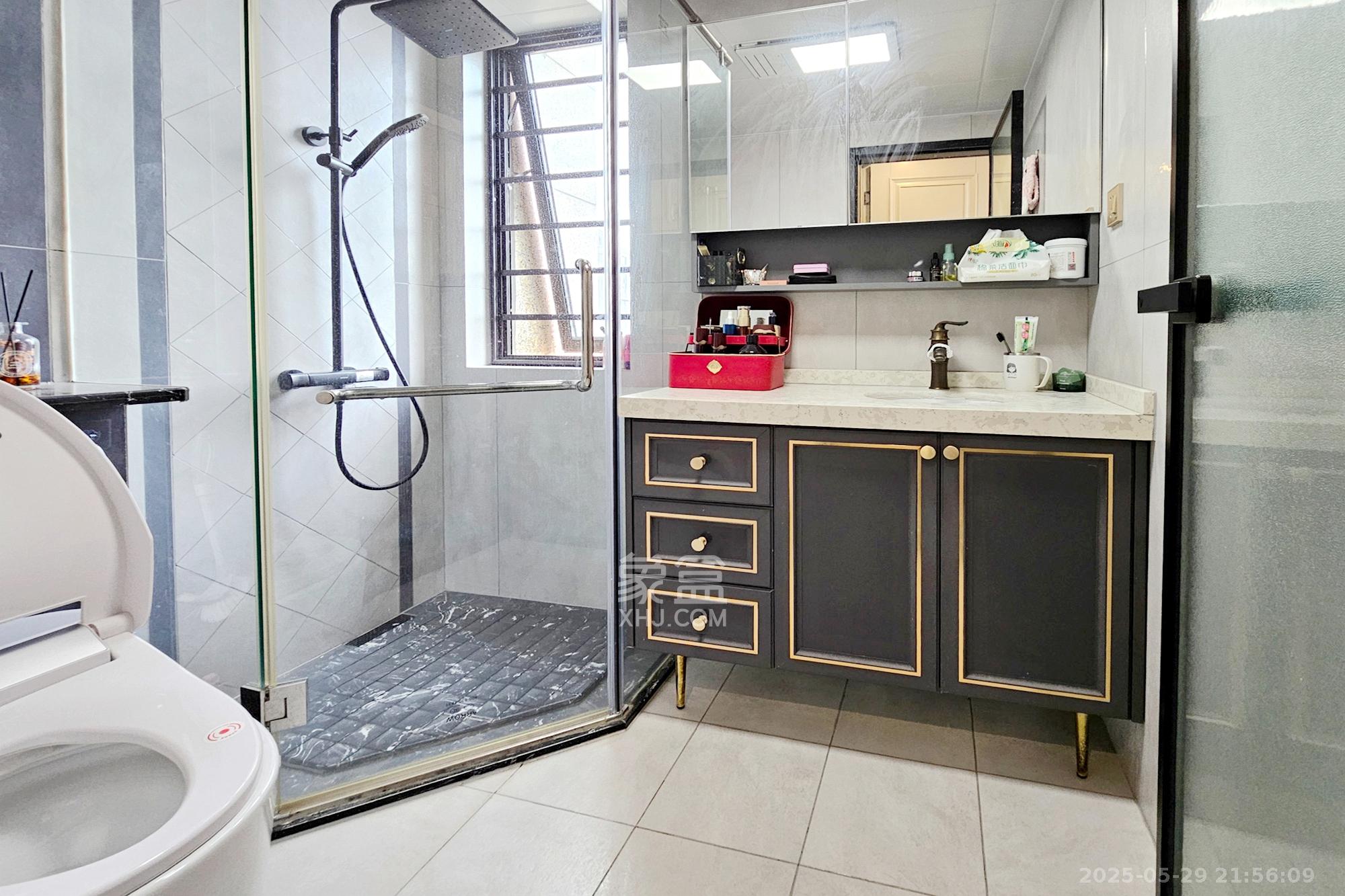 明昇壹城(明昇时代广场)二期  4室2厅2卫    223.0万 明昇壹城(明昇时代广场)二期  4室2厅2卫    223.0万卫生间