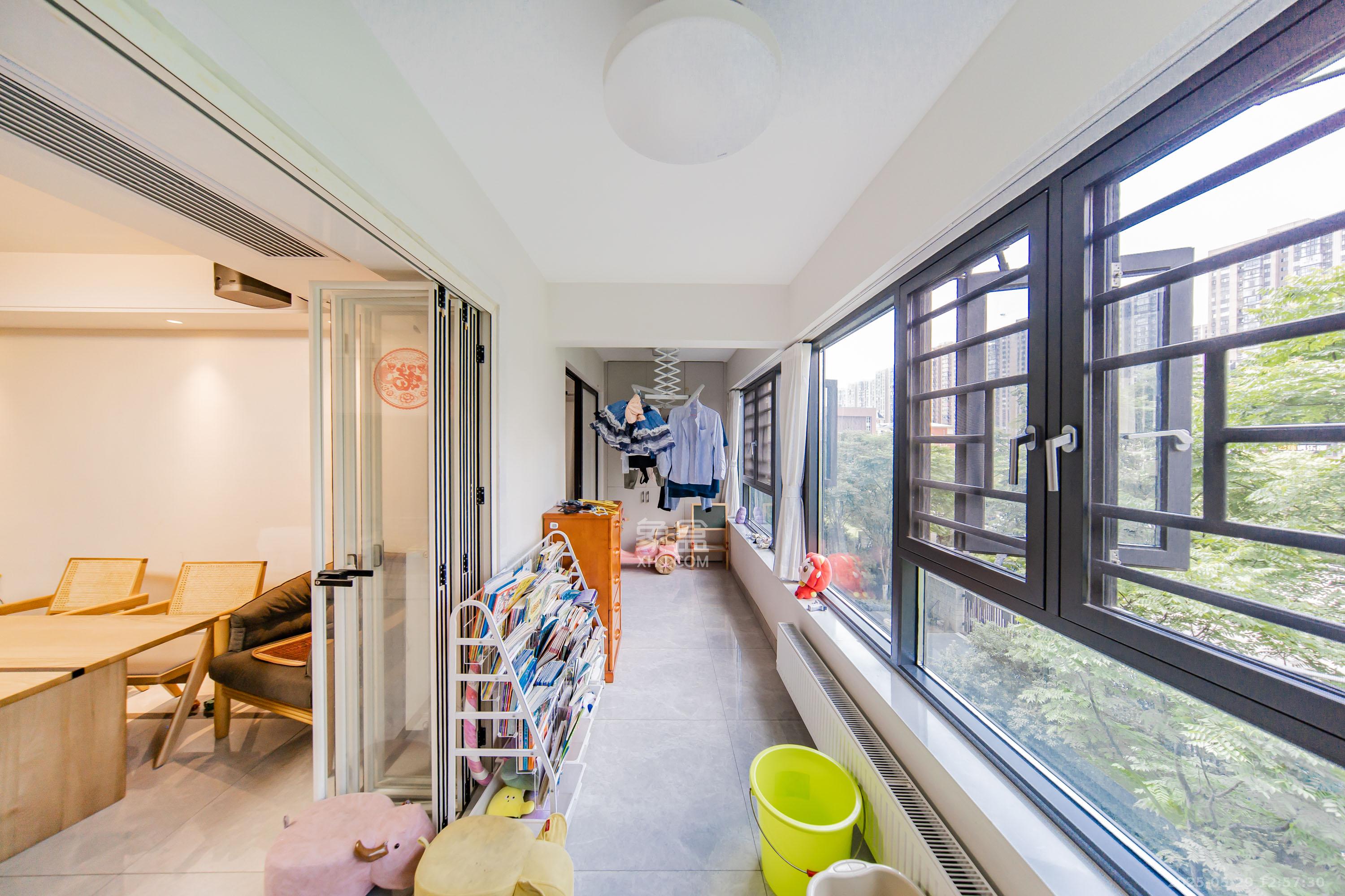 城发恒伟星雅韵(恒伟星辉苑)  4室2厅2卫    202.0万 城发恒伟星雅韵(恒伟星辉苑)  4室2厅2卫    202.0万阳台