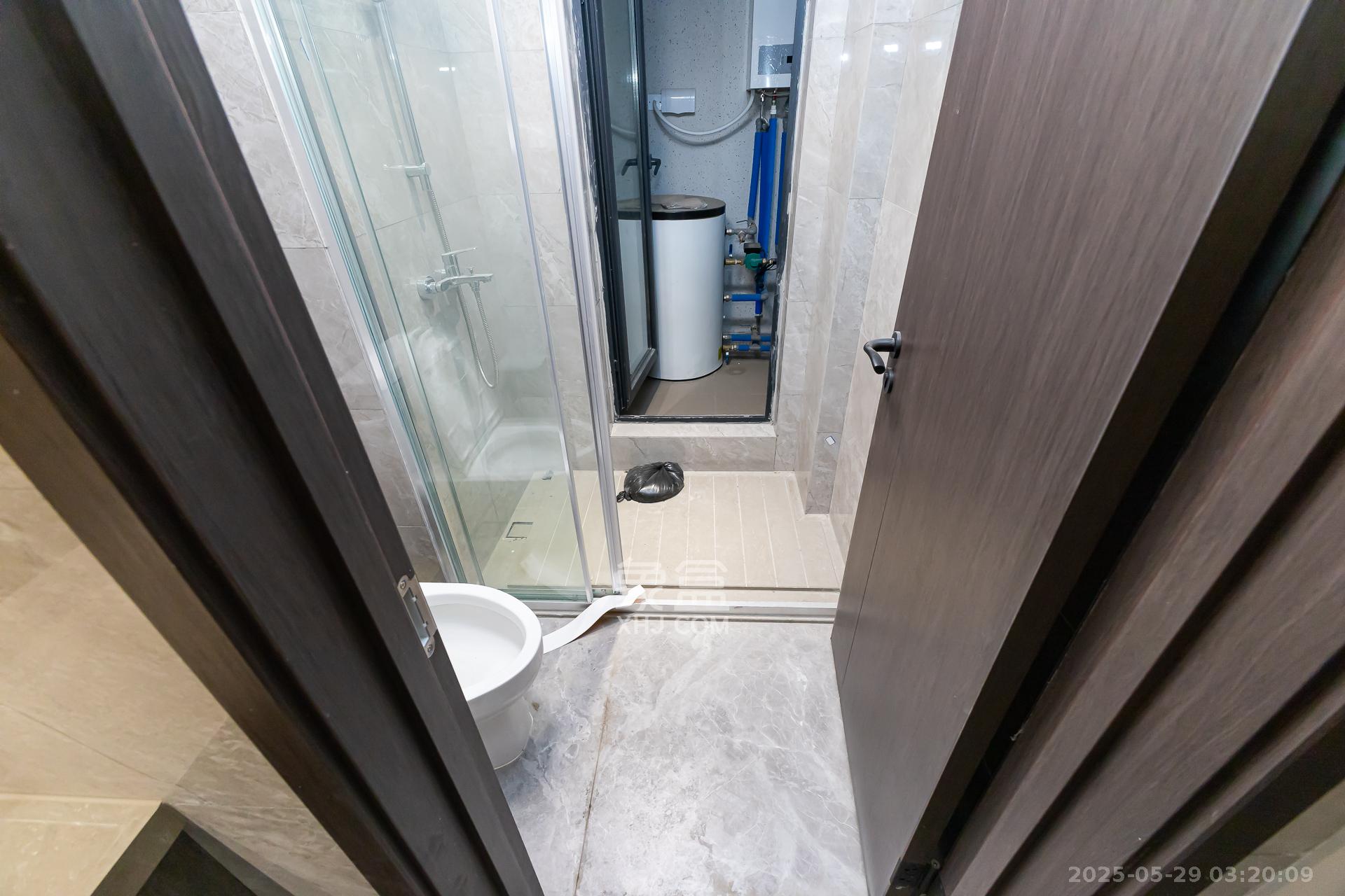 越秀湘江星汇城三期 4室2厅3卫 248.0万 越秀湘江星汇城三期 4室2厅3卫 248.0万卫生间