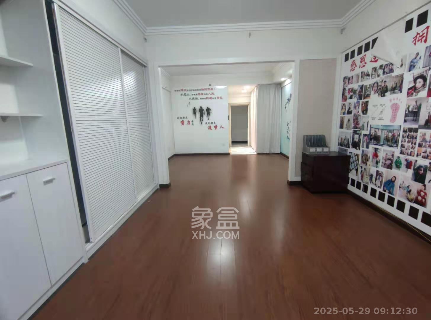 西子一间  1室1厅1卫   1700.00元/月室内图