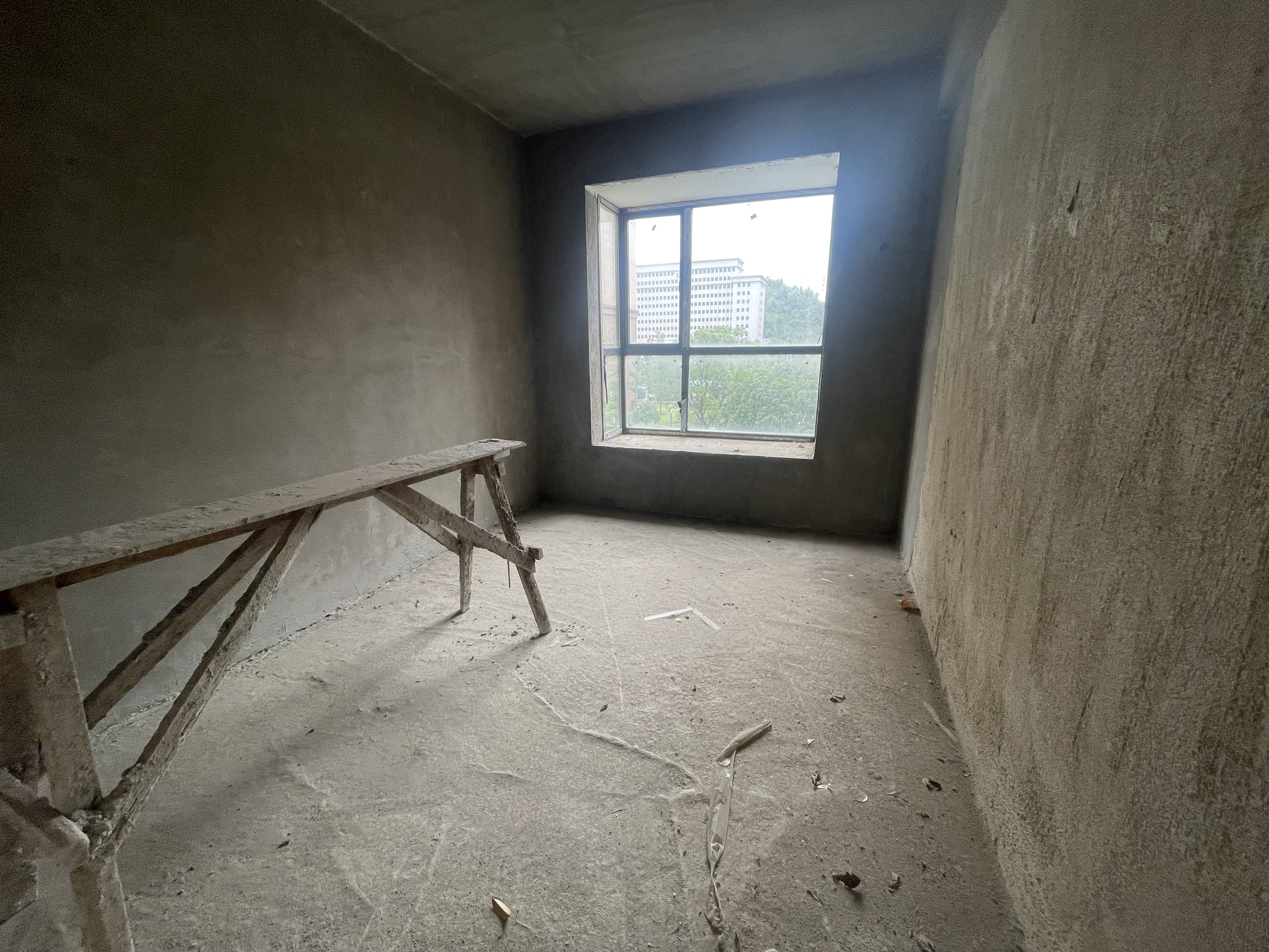 和泰家园 5室2厅2卫 79.8万 和泰家园 5室2厅2卫 79.8万客厅