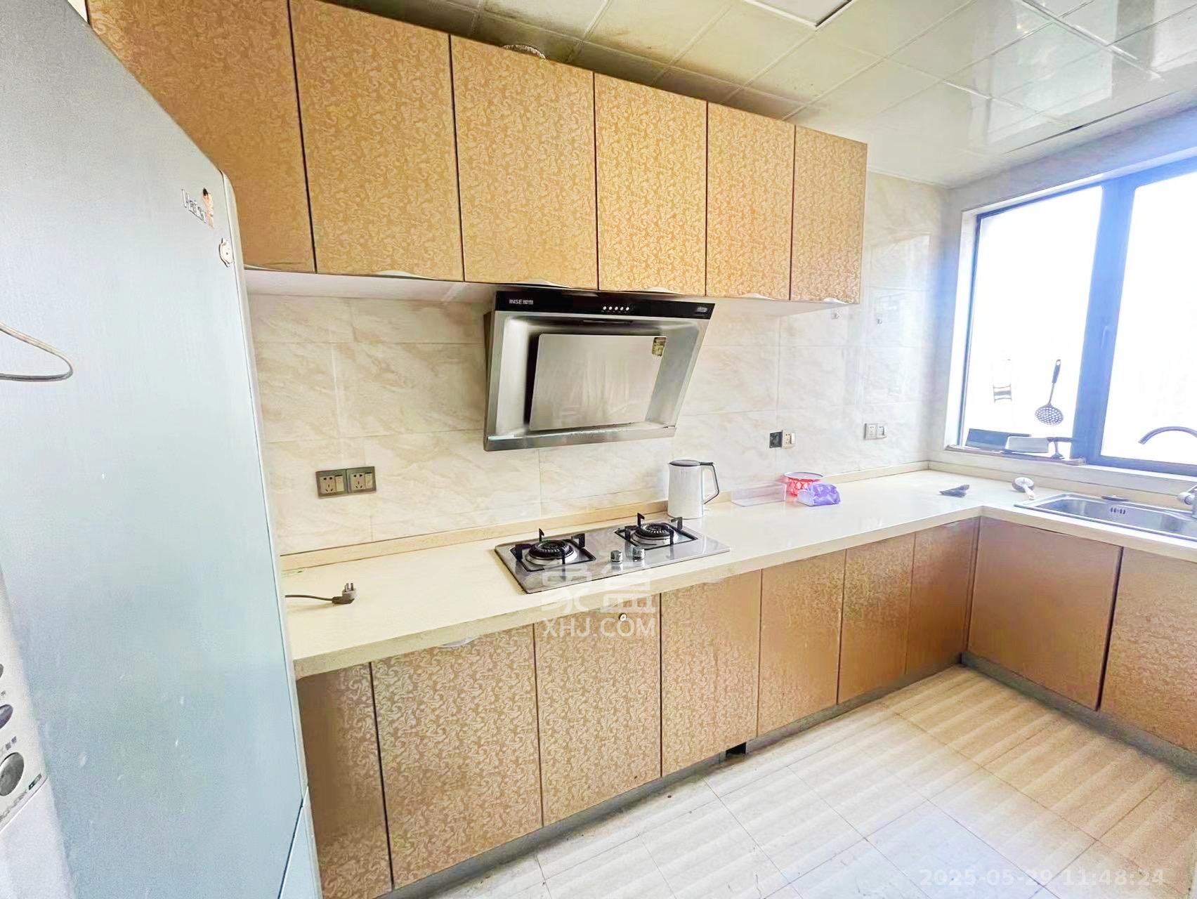 旭辉御府  3室2厅1卫    2500.0元/月 旭辉御府  3室2厅1卫    2500.0元/月室内图