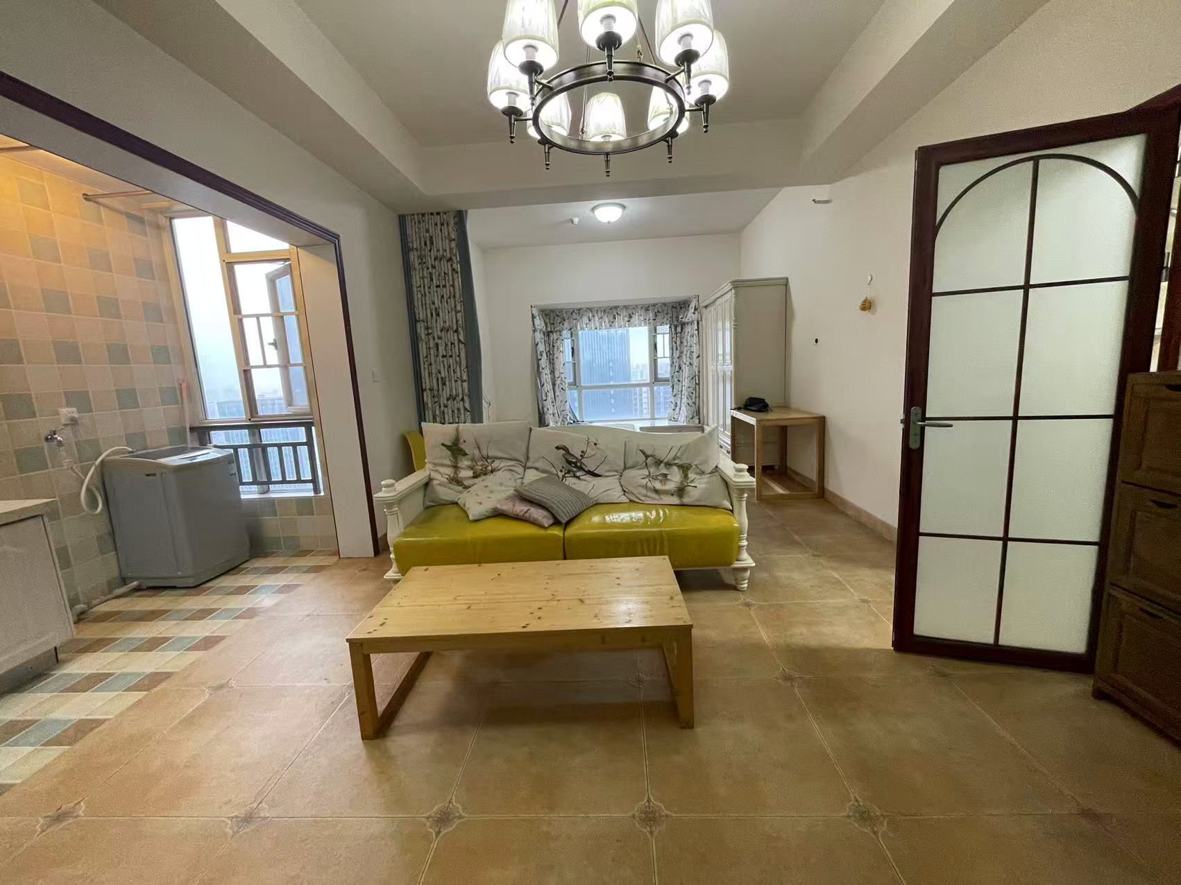 庐山一号  1室1厅1卫    28.0万 庐山一号  1室1厅1卫    28.0万室内图