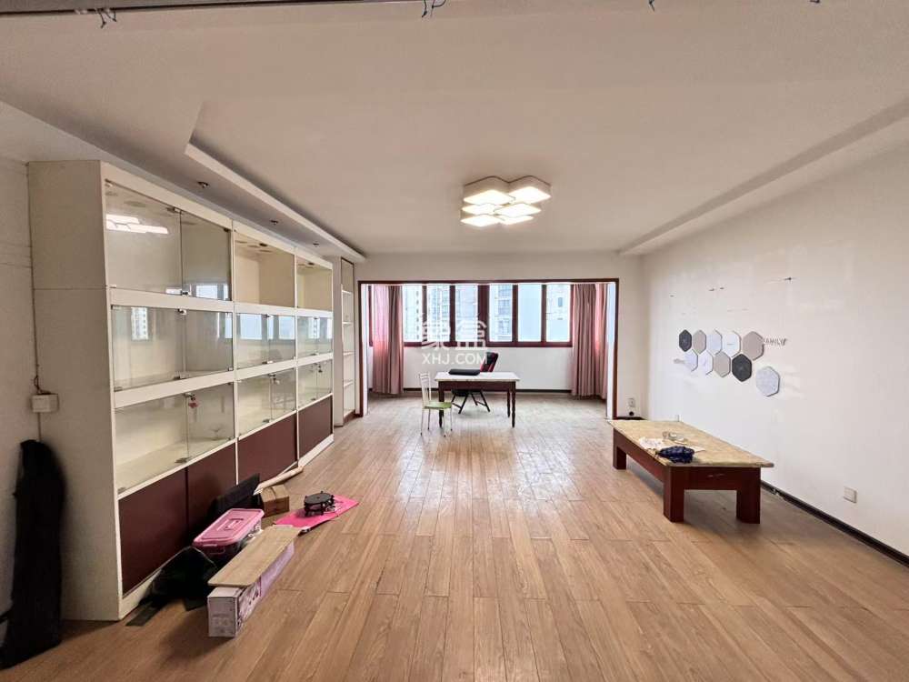 地税新村  4室2厅2卫    64.0万