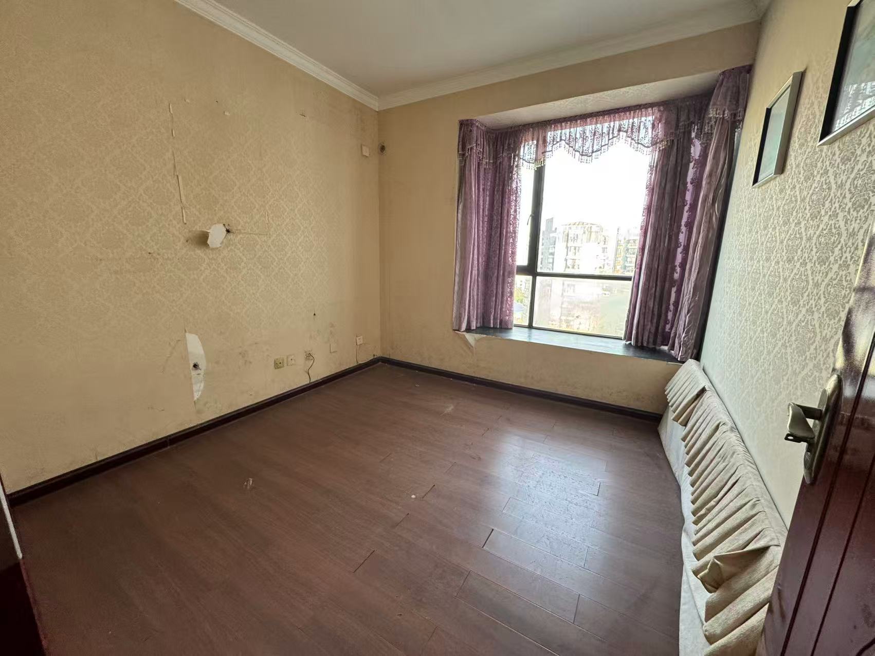 城市风景  5室2厅2卫    100.0万 城市风景  5室2厅2卫    100.0万室内图