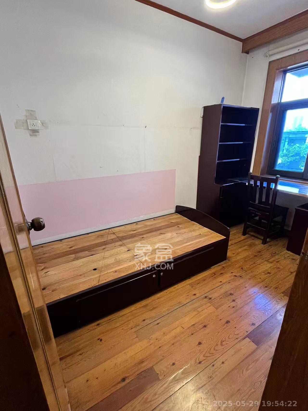 湘雅医学院(湘雅附一北院)  3室2厅1卫    2400.0元/月 湘雅医学院(湘雅附一北院)  3室2厅1卫    2400.0元/月室内图