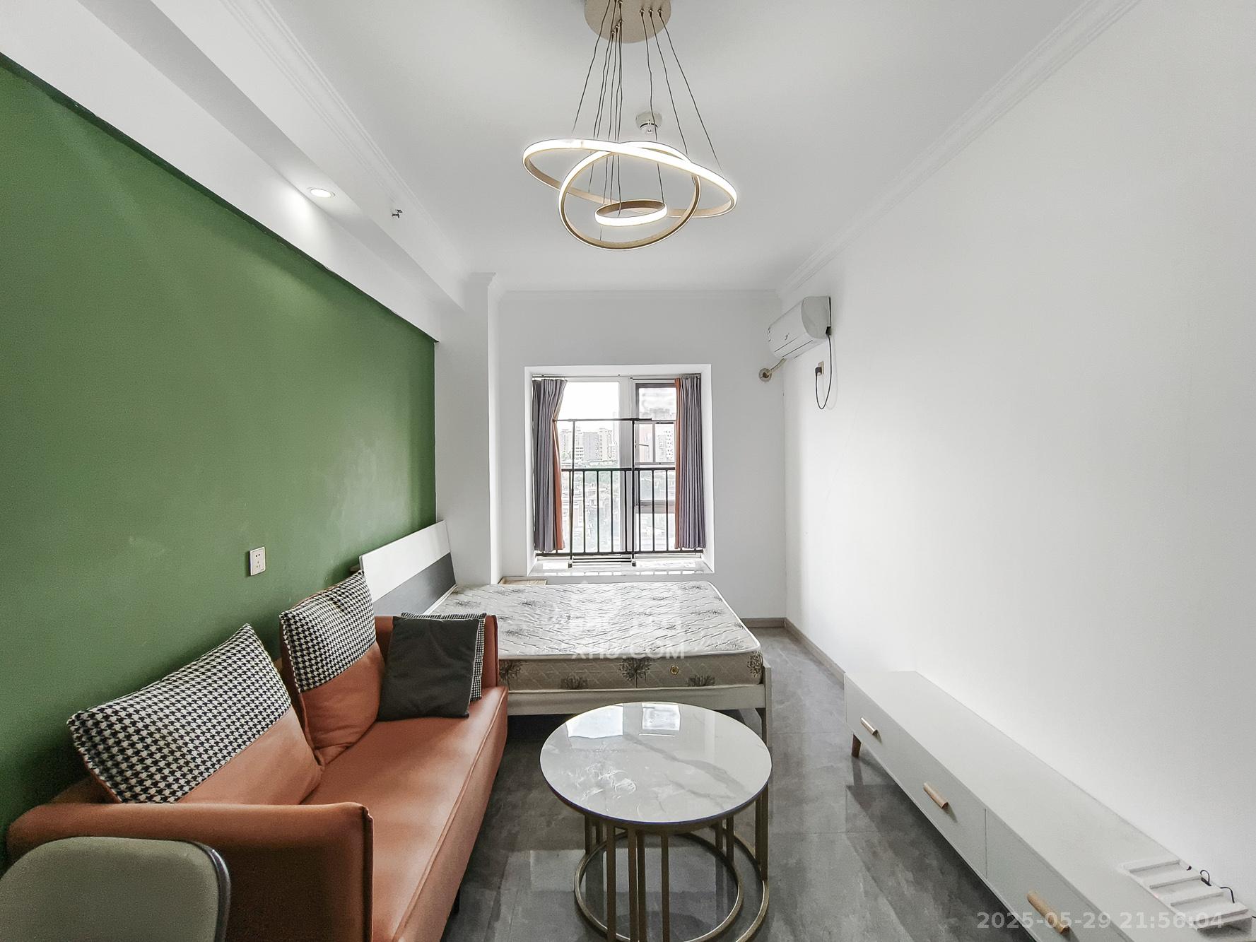 保利香槟国际  1室1厅1卫   29.00万 保利香槟国际  1室1厅1卫   29.00万客厅