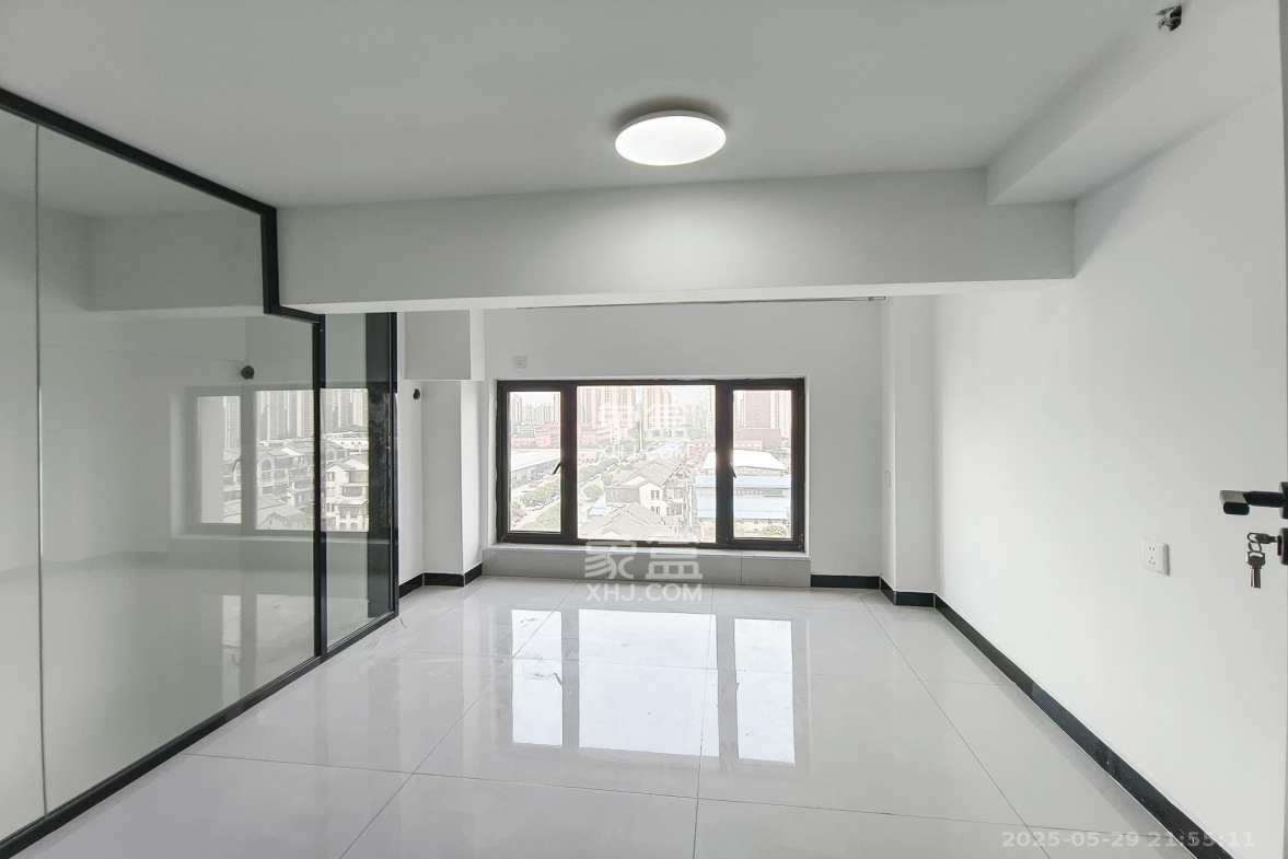 艾美潇湘  2室1厅1卫    32.0万 艾美潇湘  2室1厅1卫    32.0万卧室