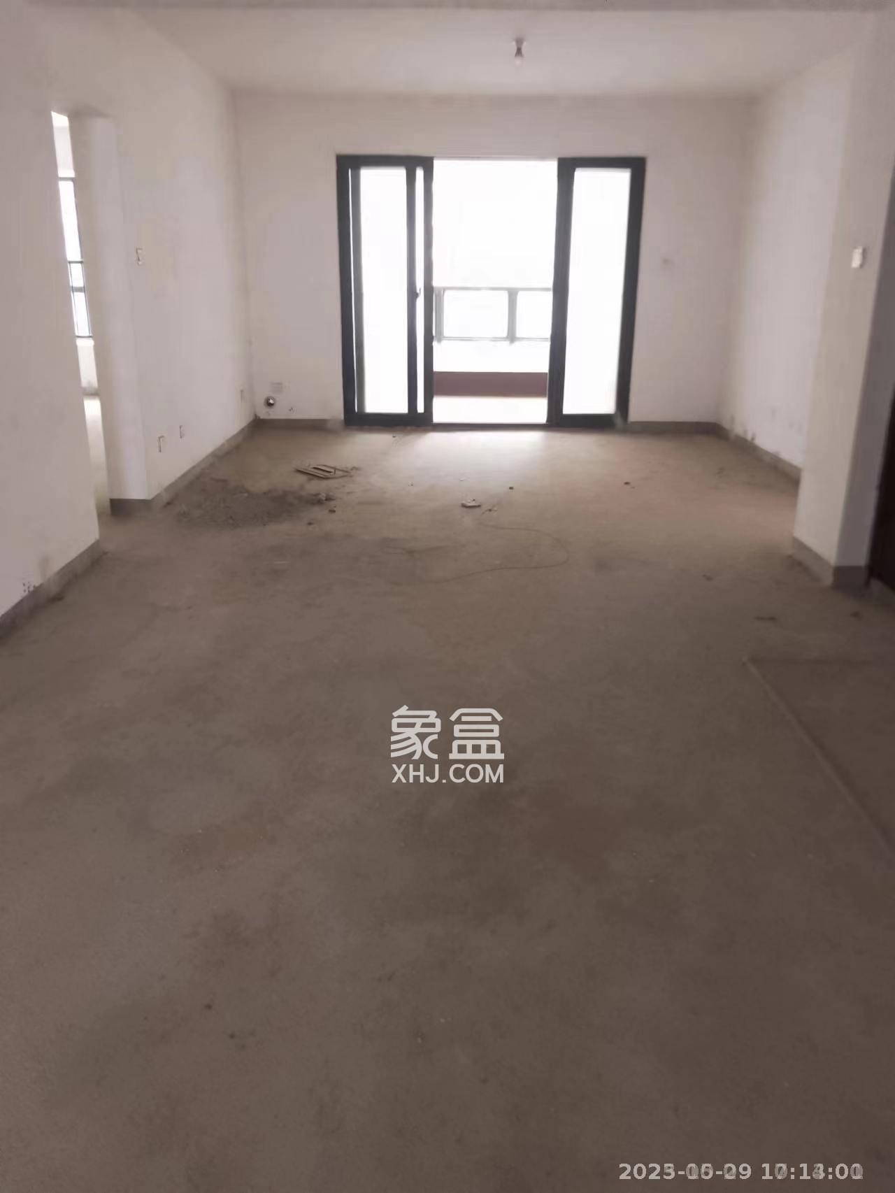 万达华府  4室2厅2卫   80.80万其他