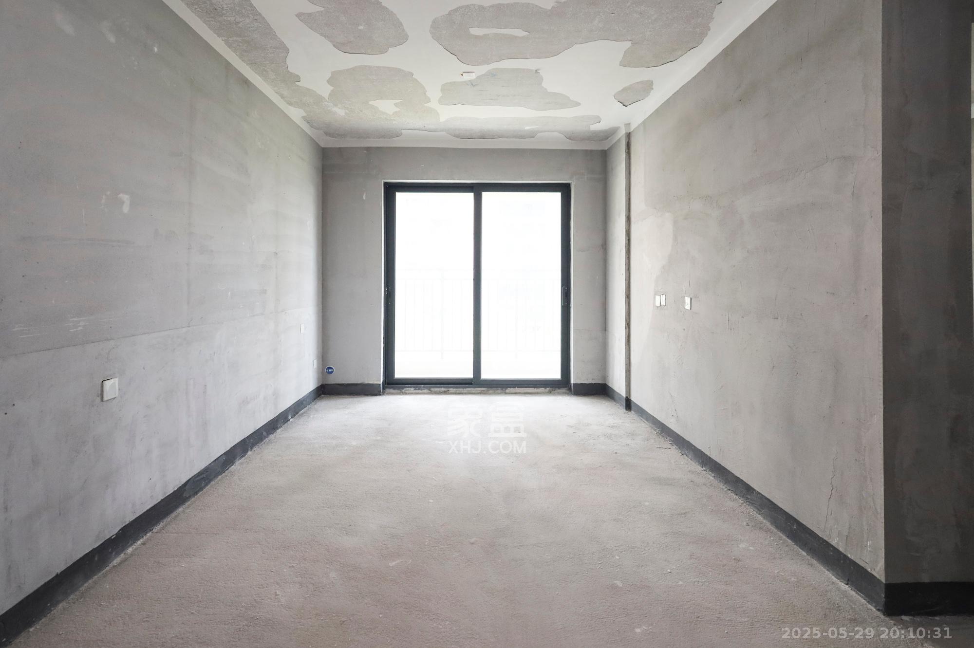 长沙融创城 3室2厅1卫 48.0万 长沙融创城 3室2厅1卫 48.0万客厅