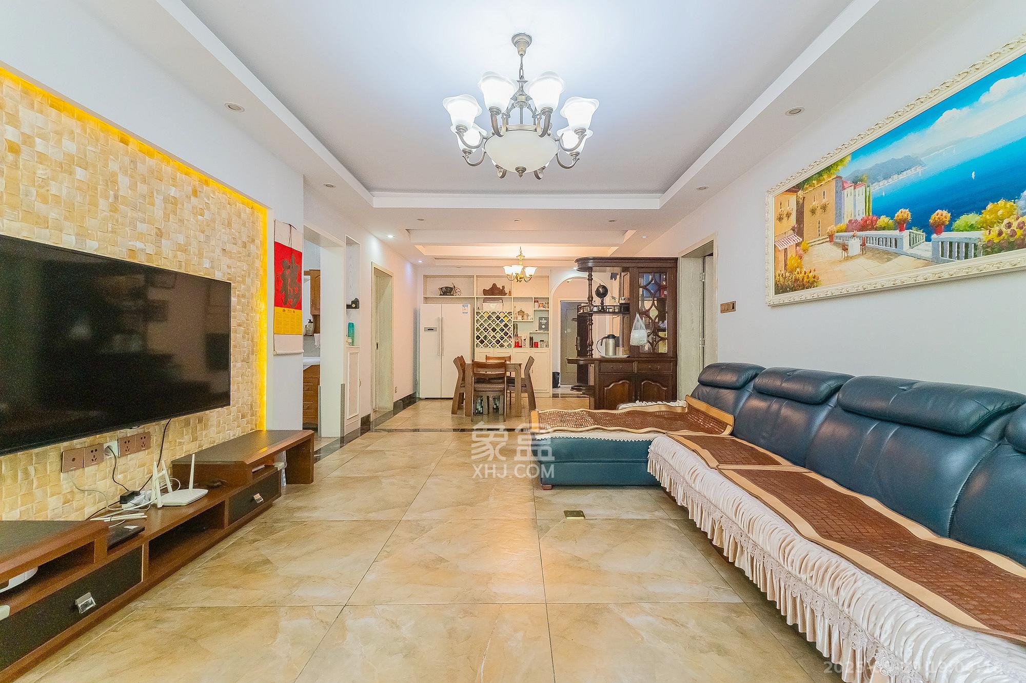 华润凤凰城三期 3室2厅2卫 90.0万 华润凤凰城三期 3室2厅2卫 90.0万客厅