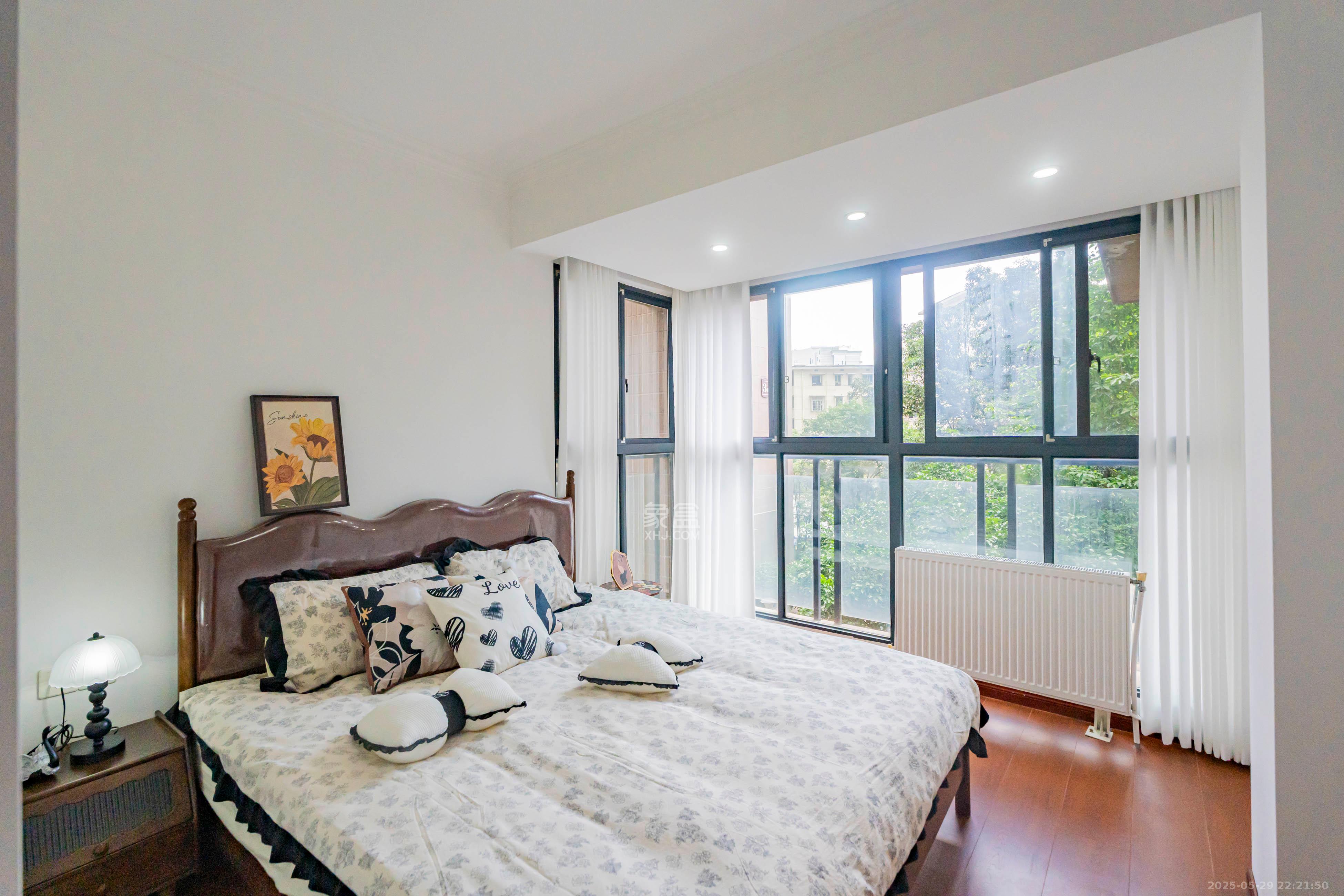 香江锦城 2室2厅1卫 87.8万 香江锦城 2室2厅1卫 87.8万卧室