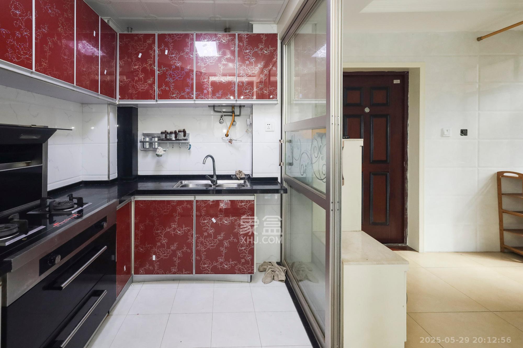 山语城二期  3室1厅1卫    67.0万厨房