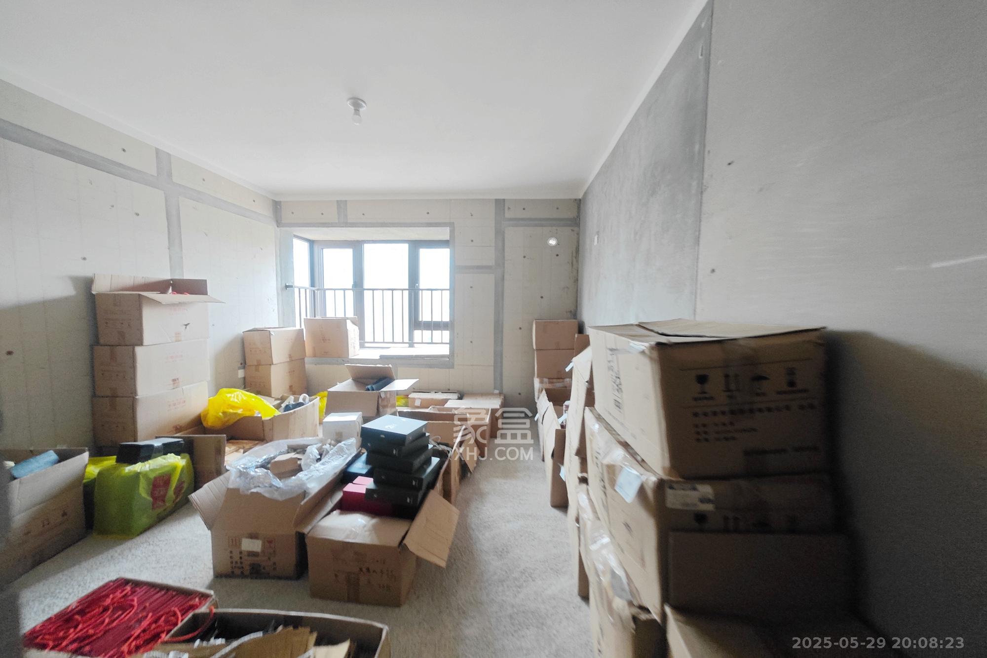 保利大都汇四期 4室2厅2卫 130.0万 保利大都汇四期 4室2厅2卫 130.0万卧室