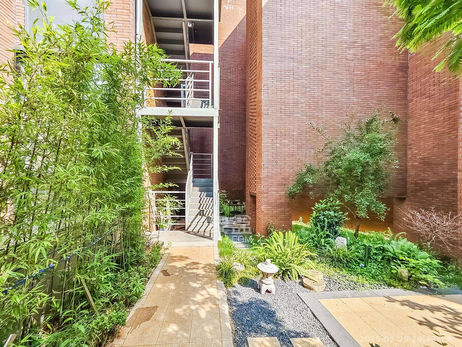 万科紫台 5室5厅4卫 389.0万 万科紫台 5室5厅4卫 389.0万其他