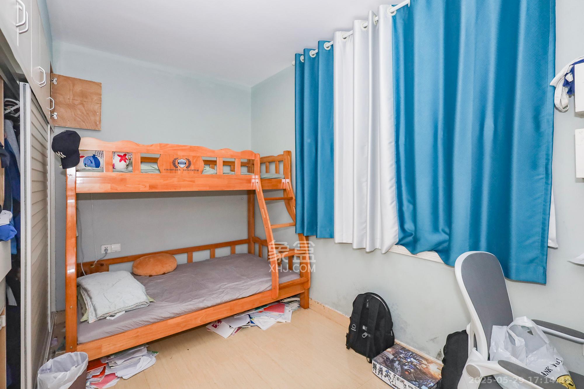 旭辉藏郡(藏郡、旭湘华府) 2室1厅1卫 176.0万 旭辉藏郡(藏郡、旭湘华府) 2室1厅1卫 176.0万卧室