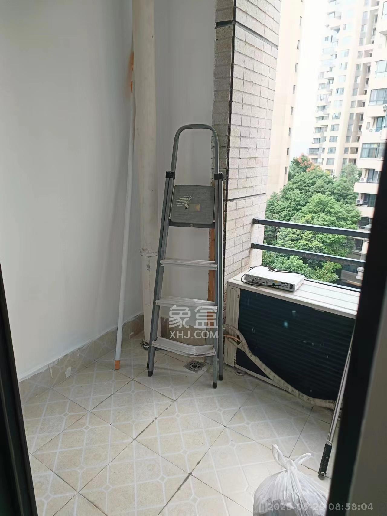 长房时代城  1室1厅1卫   1600.00元/月室内图