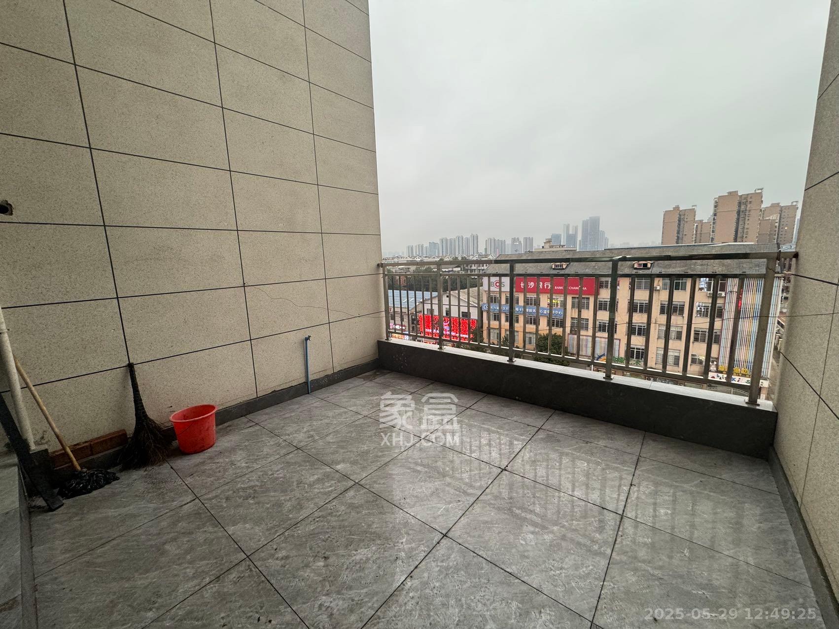 梅溪湖家居建材城  2室1厅1卫   2200.00元/月室内图