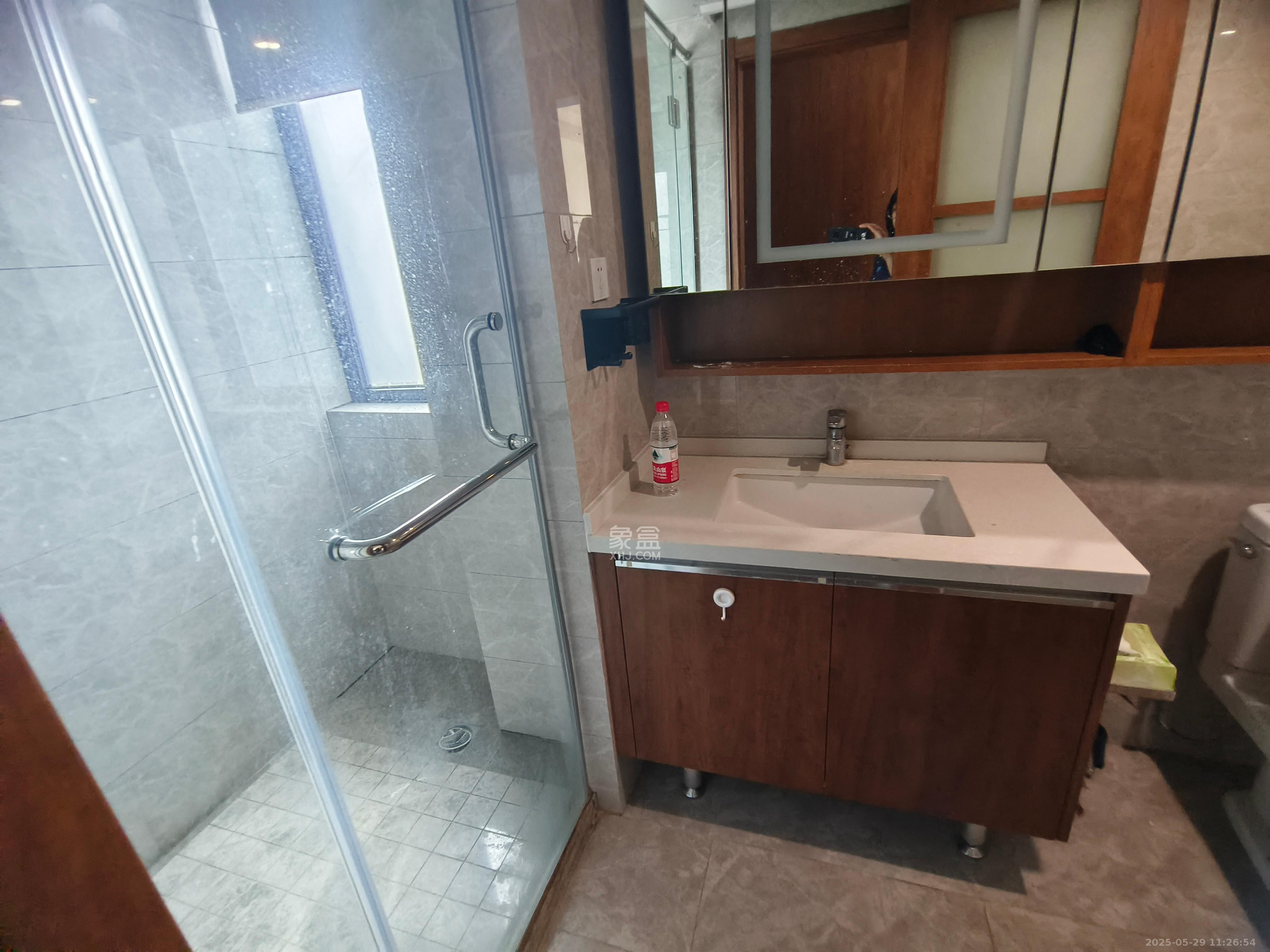 旭辉都会山  3室2厅2卫    3600.0元/月室内图