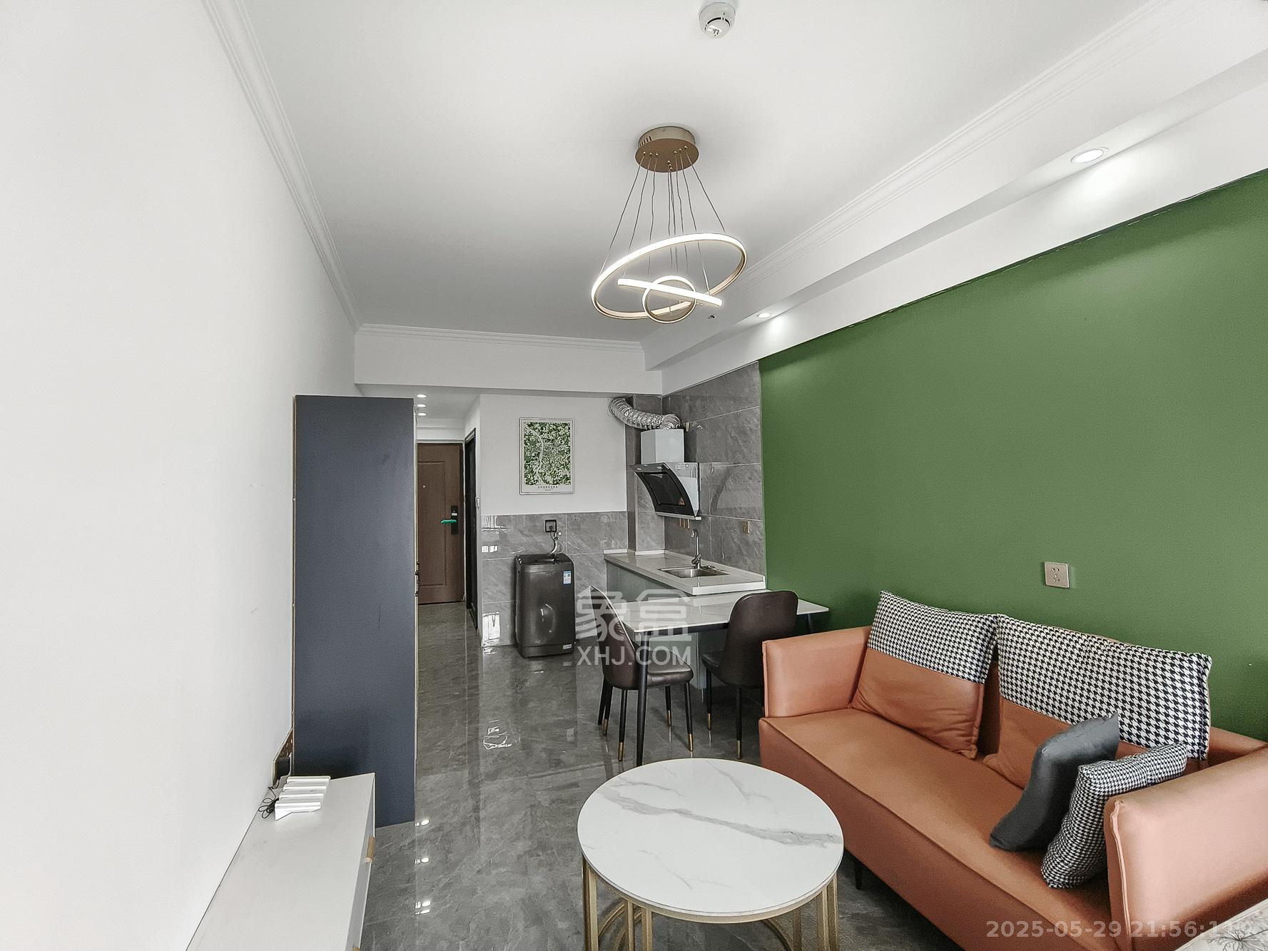 保利香槟国际  1室1厅1卫   29.00万 保利香槟国际  1室1厅1卫   29.00万客厅