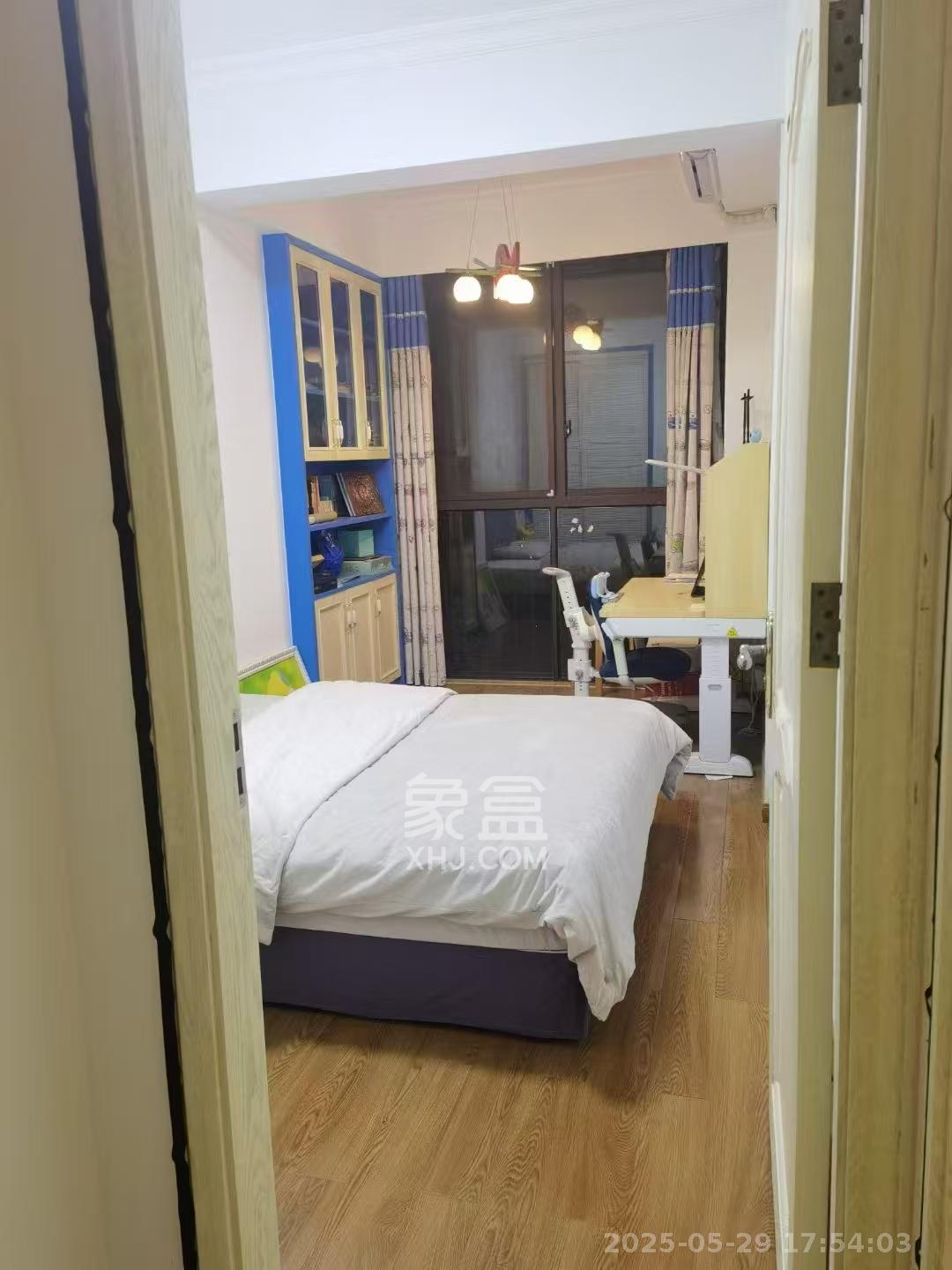 三景华御  3室2厅2卫   2300.00元/月室内图