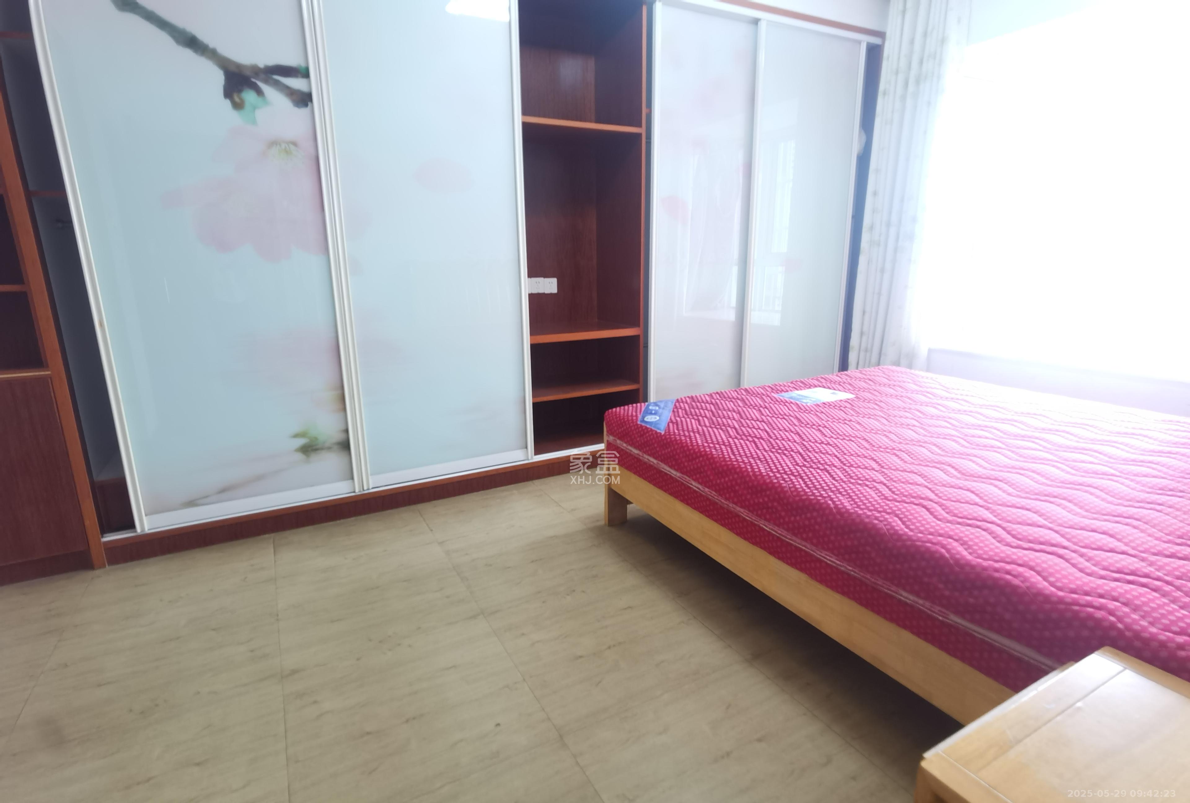 未来蜂巢  3室2厅2卫   1700.00元/月室内图