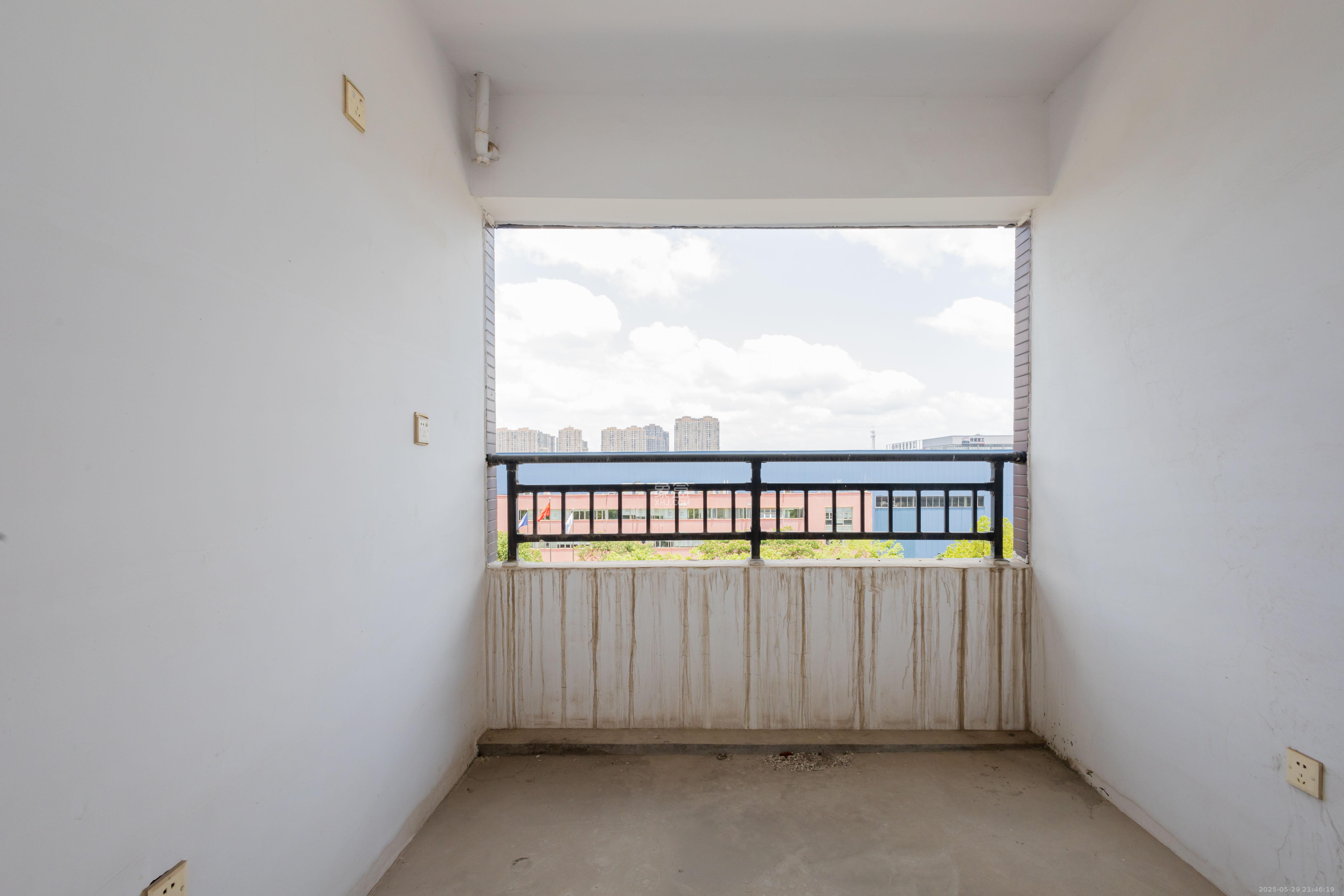 中国铁建国际城二期  3室2厅1卫    50.0万 中国铁建国际城二期  3室2厅1卫    50.0万卧室