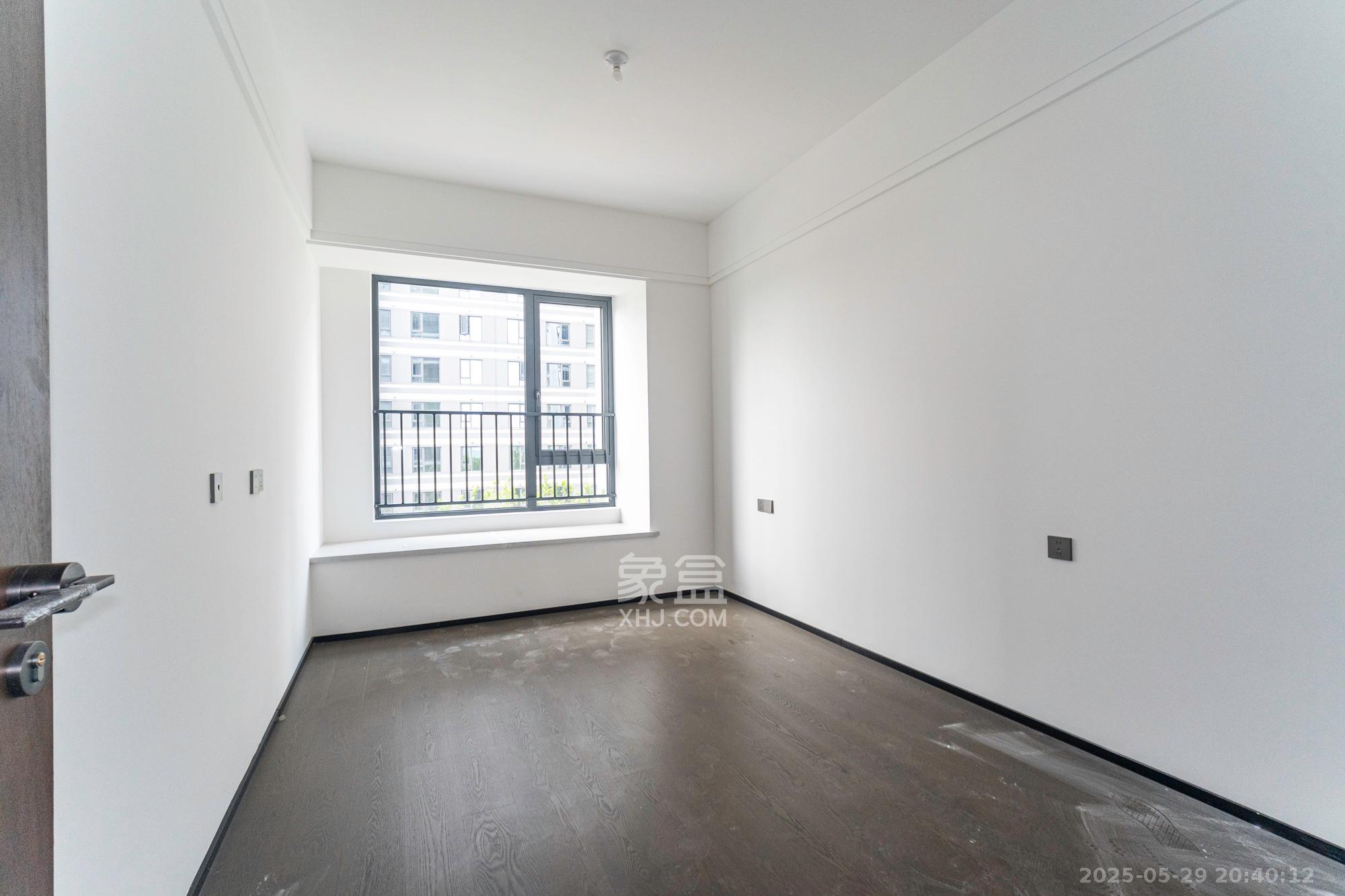 万科松湖天地 4室2厅2卫 320.0万 万科松湖天地 4室2厅2卫 320.0万卧室