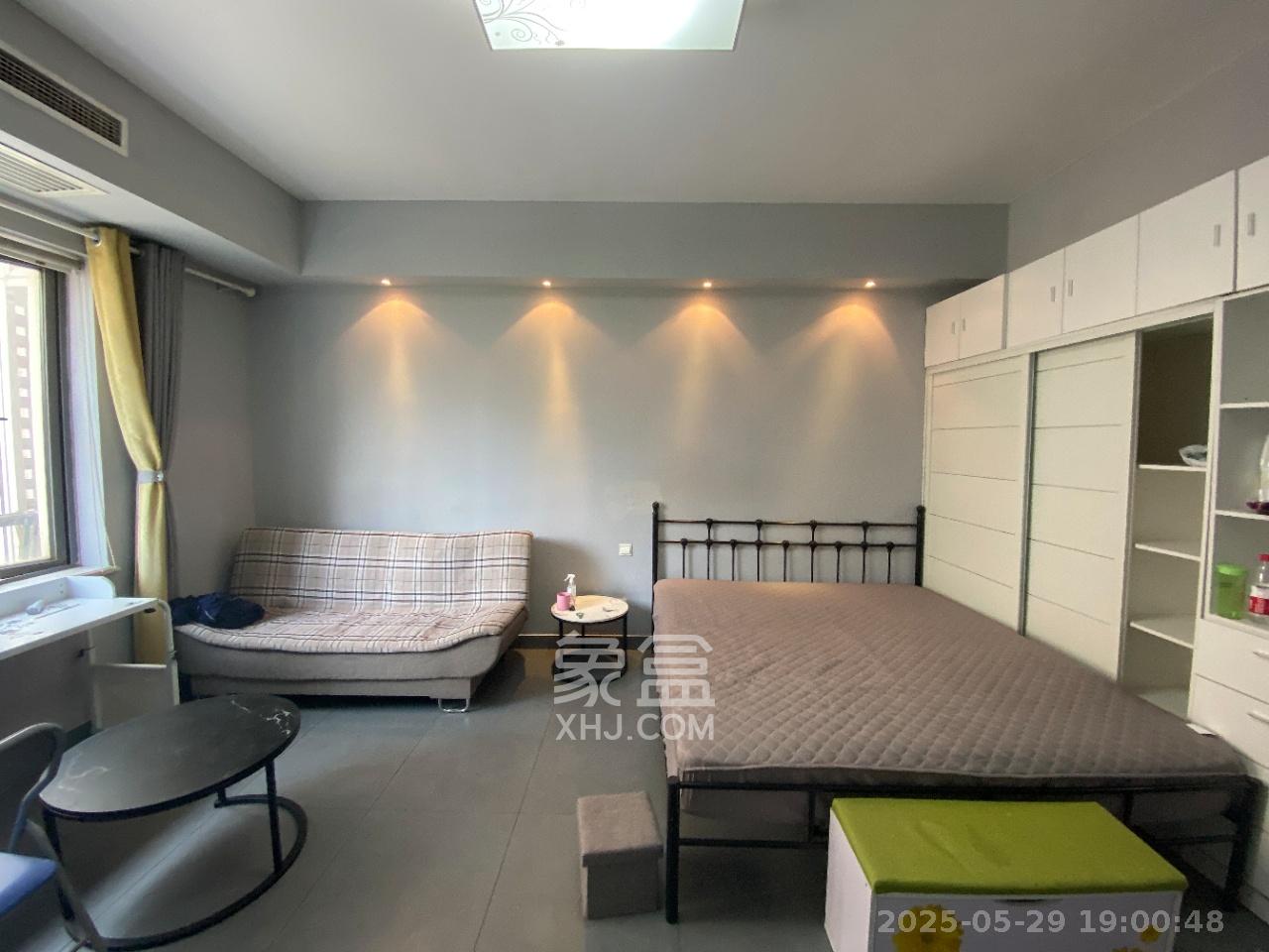 嘉斯茂购物广场(国中星城) 1室1厅1卫 1600.0元/月 嘉斯茂购物广场(国中星城) 1室1厅1卫 1600.0元/月室内图