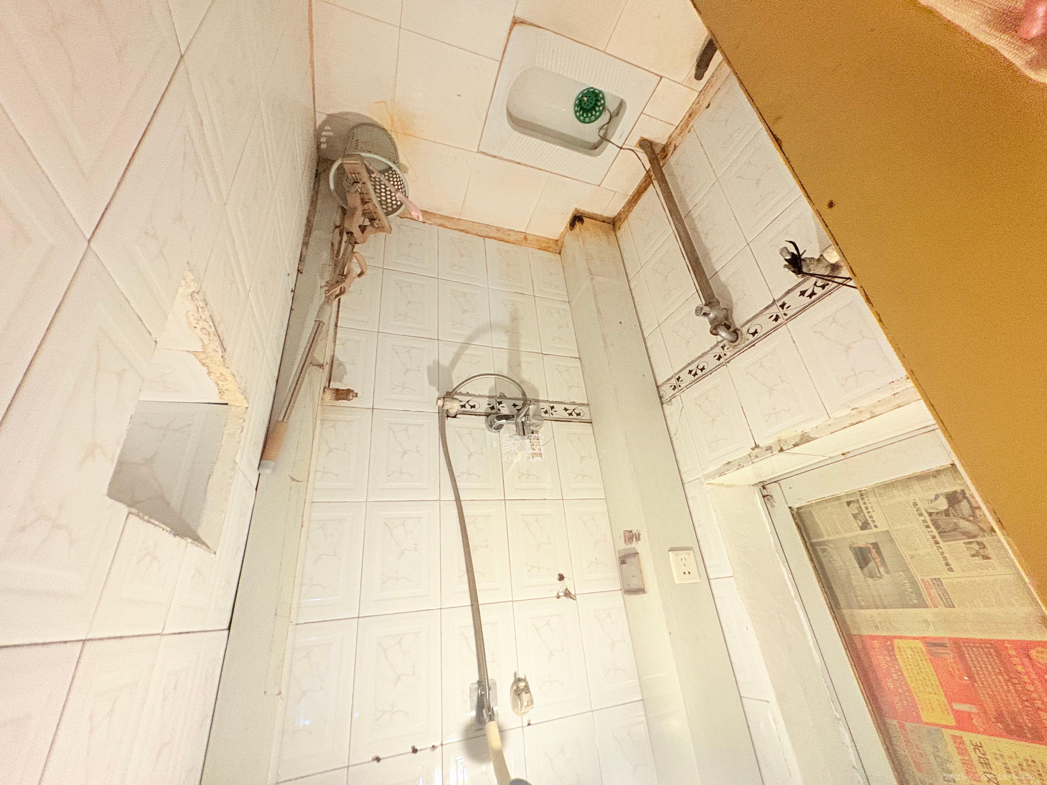 顺安大厦  1室2厅2卫    2300.0元/月室内图