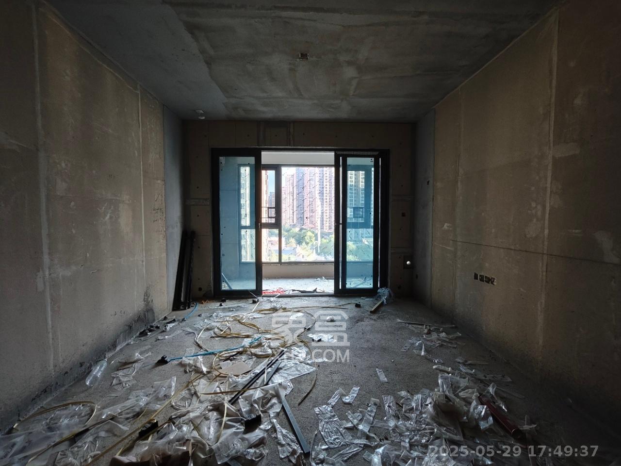 恒大江湾  3室2厅2卫    2300.0元/月 恒大江湾  3室2厅2卫    2300.0元/月