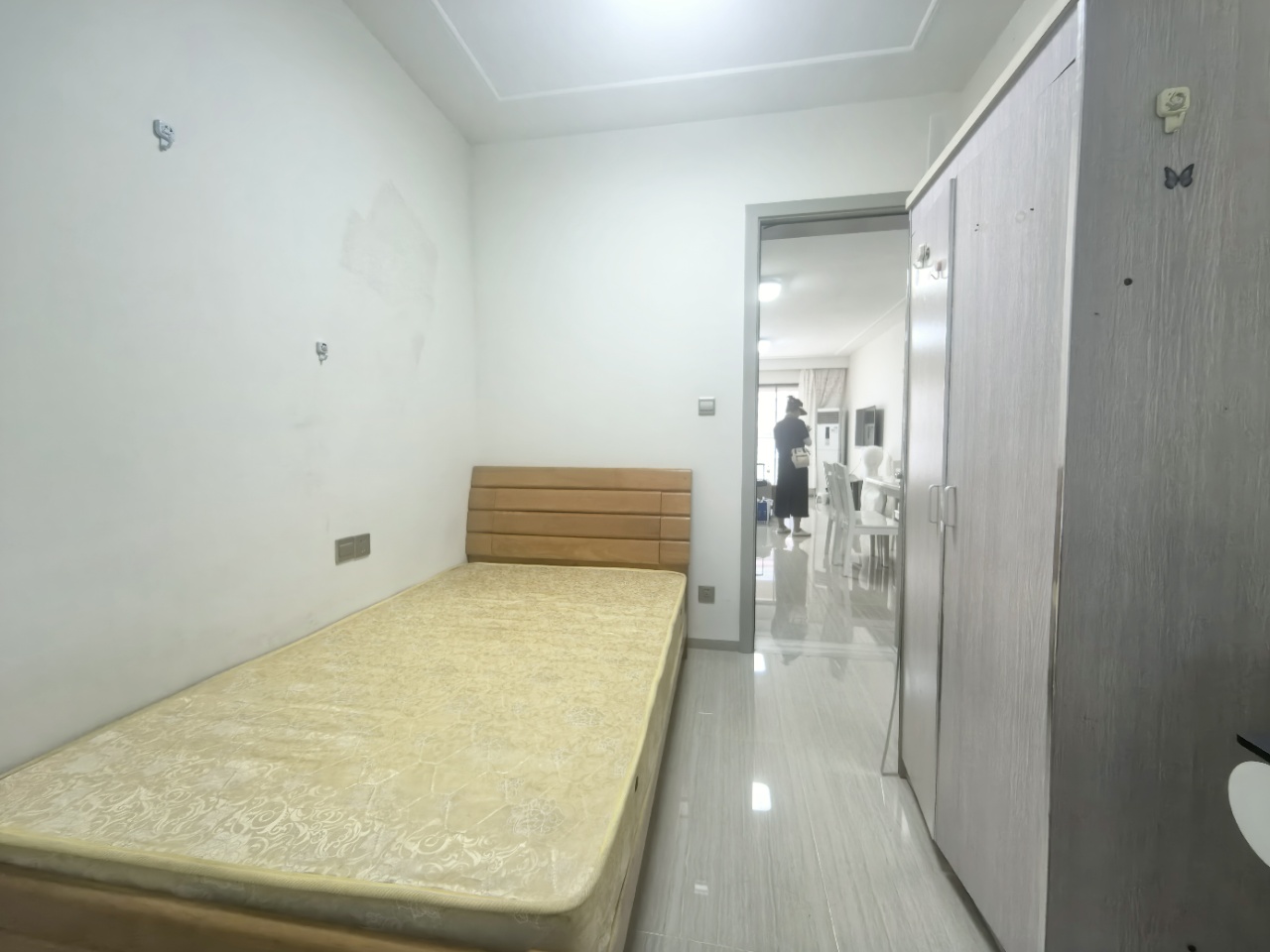 鲁能海蓝园筑  3室2厅1卫   2300.00元/月室内图