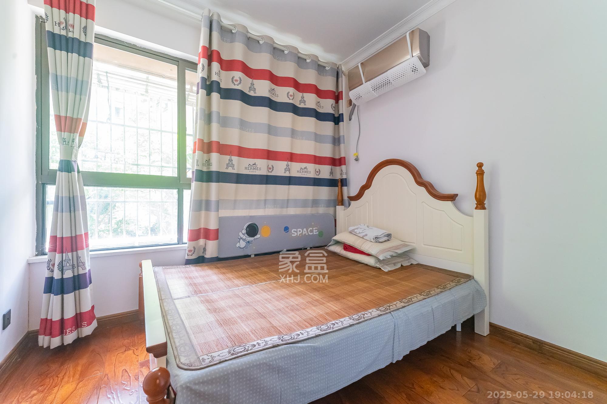 华润凤凰城三期 3室2厅2卫 90.0万 华润凤凰城三期 3室2厅2卫 90.0万卧室