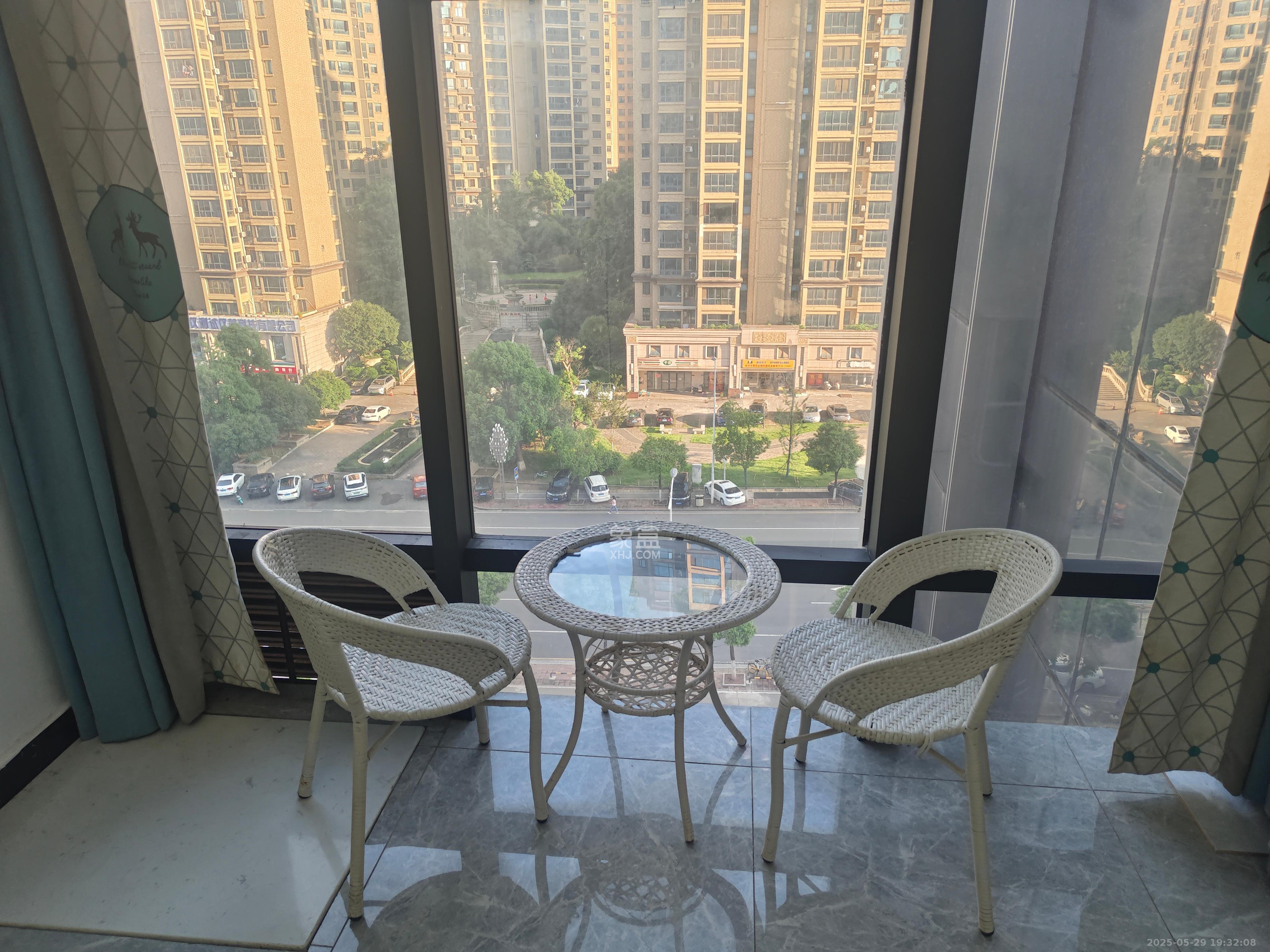 裕天国际商汇中心 1室1厅1卫 1500.0元/月 裕天国际商汇中心 1室1厅1卫 1500.0元/月室内图