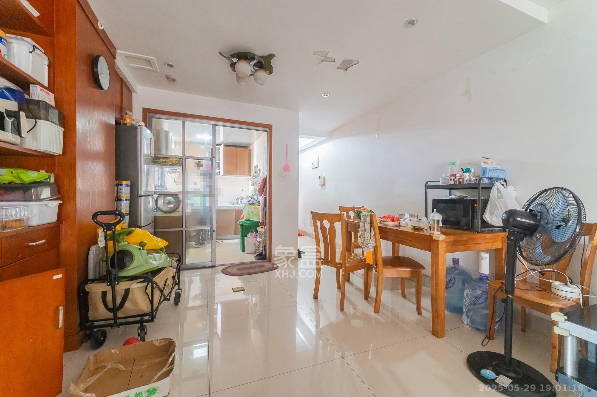 华润凤凰城二期 3室2厅1卫 70.0万 华润凤凰城二期 3室2厅1卫 70.0万客厅