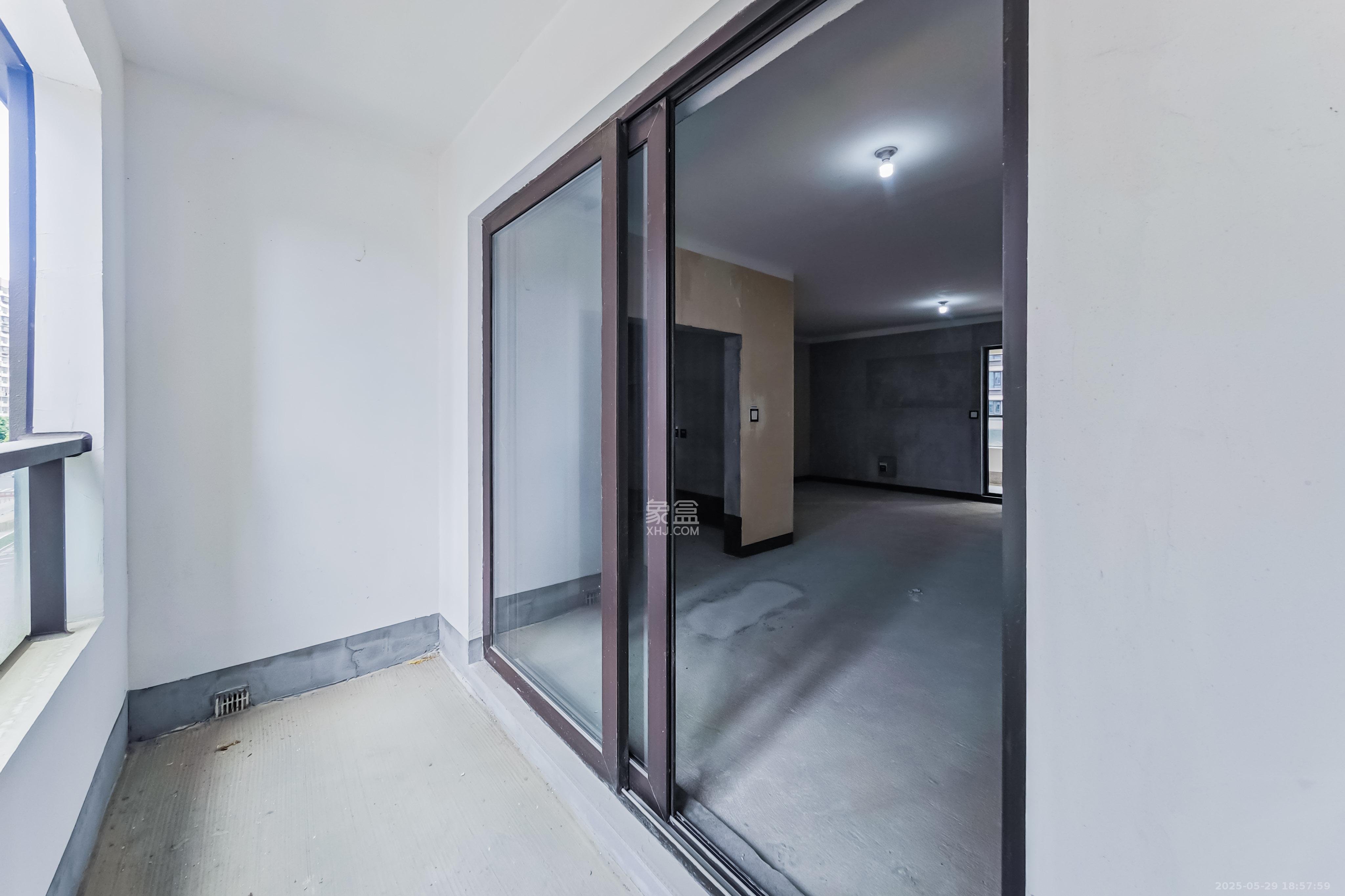 建发玖洲观澜  4室2厅2卫   238.00万其他