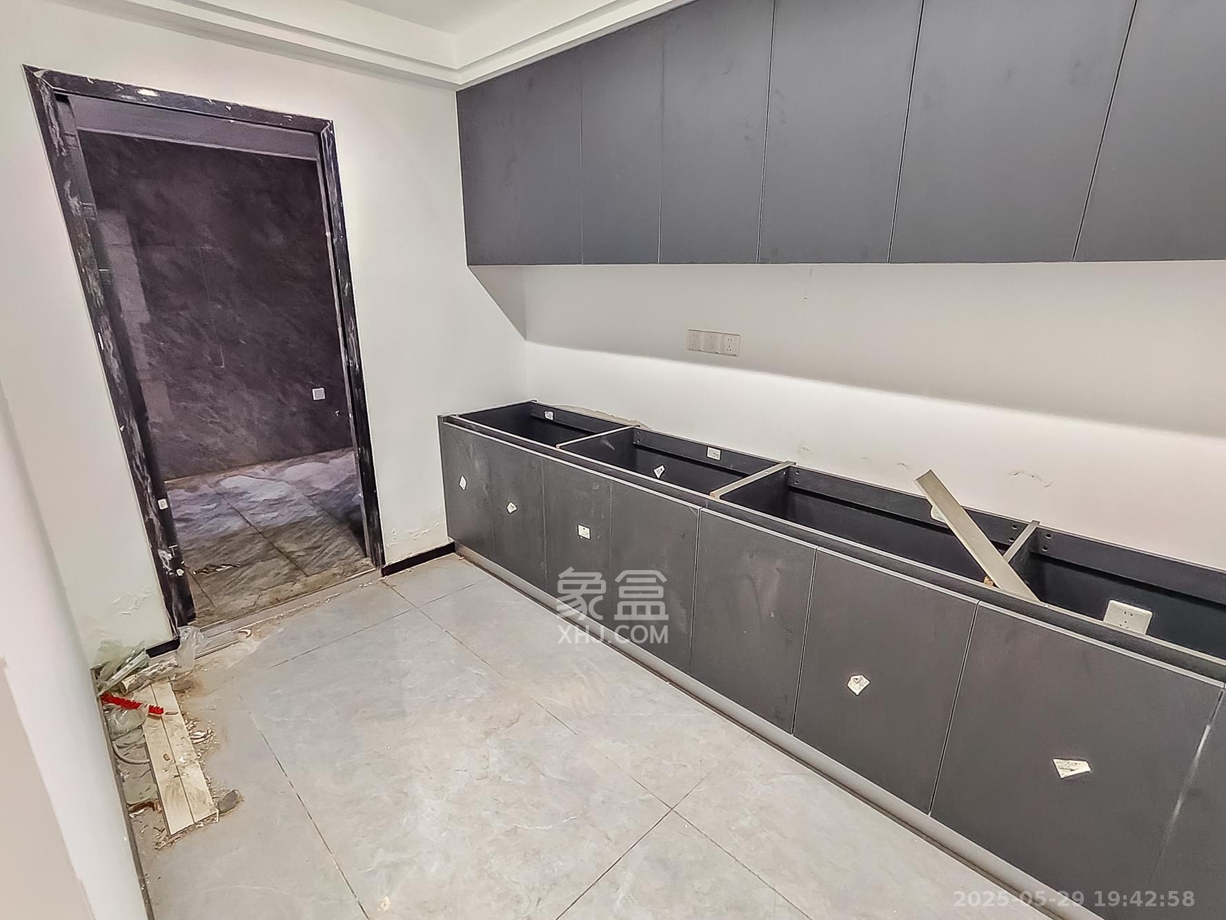 万科紫台  5室5厅4卫   418.00万厨房