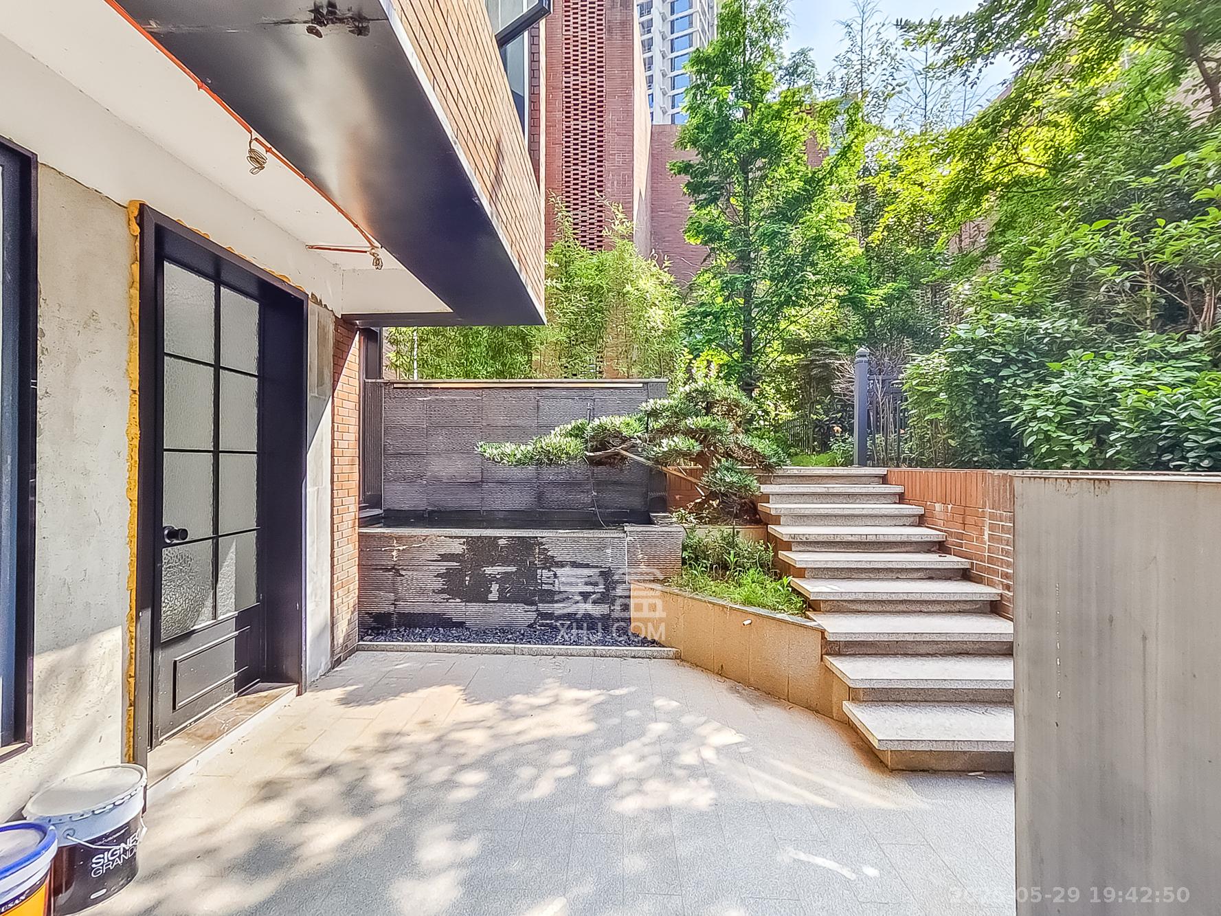 万科紫台  5室5厅4卫    389.0万 万科紫台  5室5厅4卫    389.0万