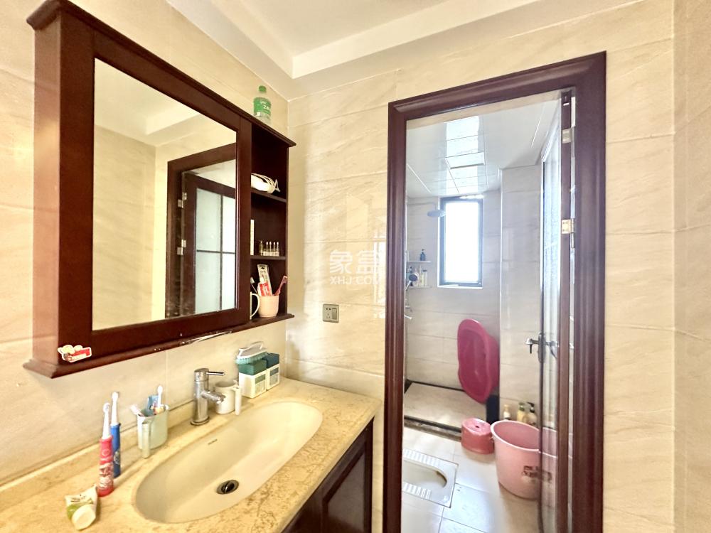 昌茂城邦  4室2厅2卫    237.0万 昌茂城邦  4室2厅2卫    237.0万室内图