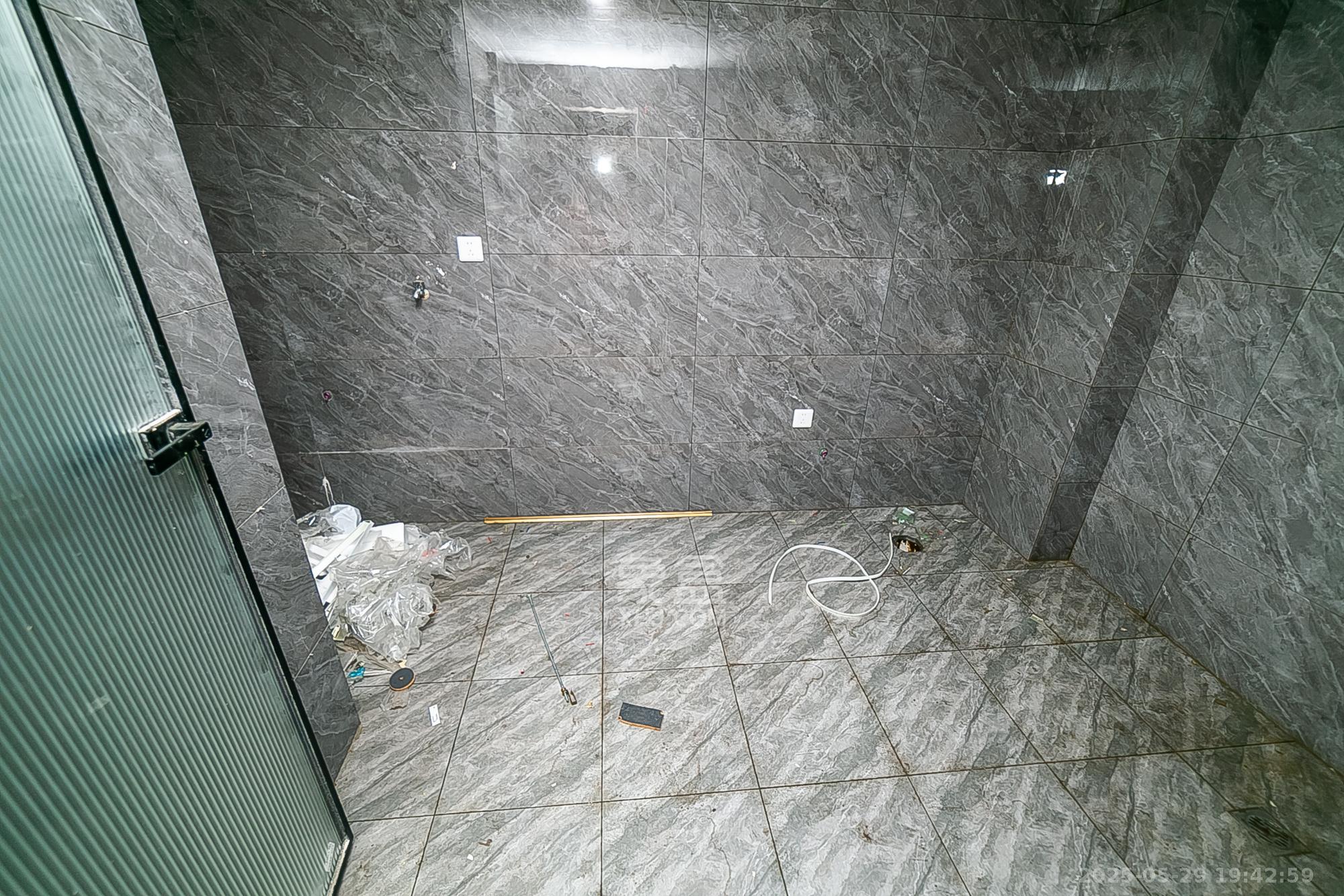 万科紫台 5室5厅4卫 389.0万 万科紫台 5室5厅4卫 389.0万卫生间