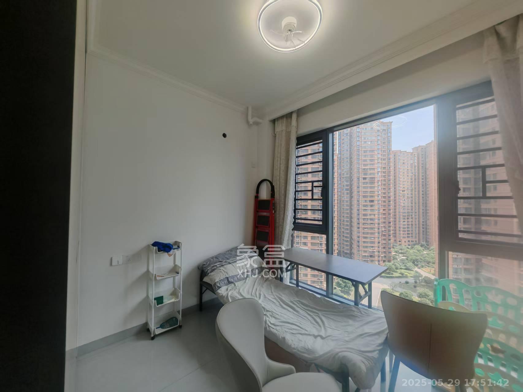 紫华郡 3室2厅2卫 2800.0元/月 紫华郡 3室2厅2卫 2800.0元/月室内图