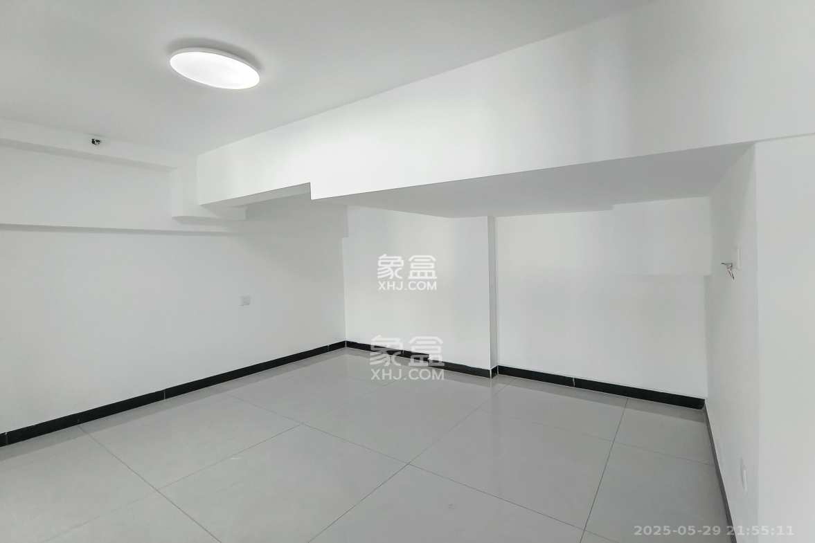 艾美潇湘  2室1厅1卫    32.0万 艾美潇湘  2室1厅1卫    32.0万卧室