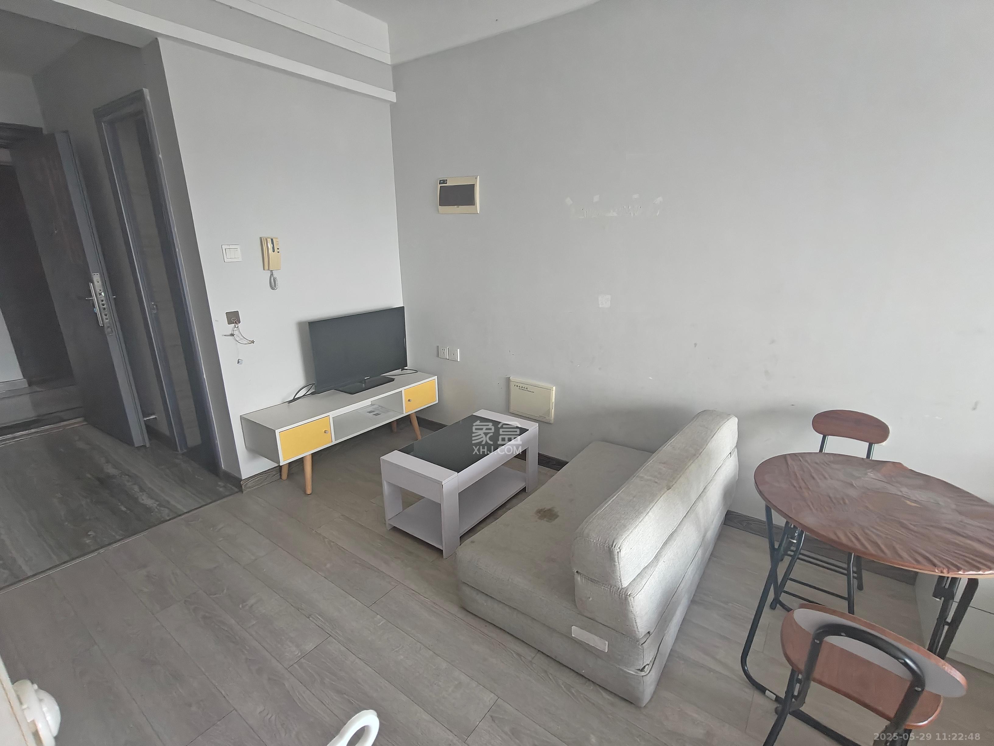 拿铁空间  1室0厅1卫    1500.0元/月 拿铁空间  1室0厅1卫    1500.0元/月室内图1