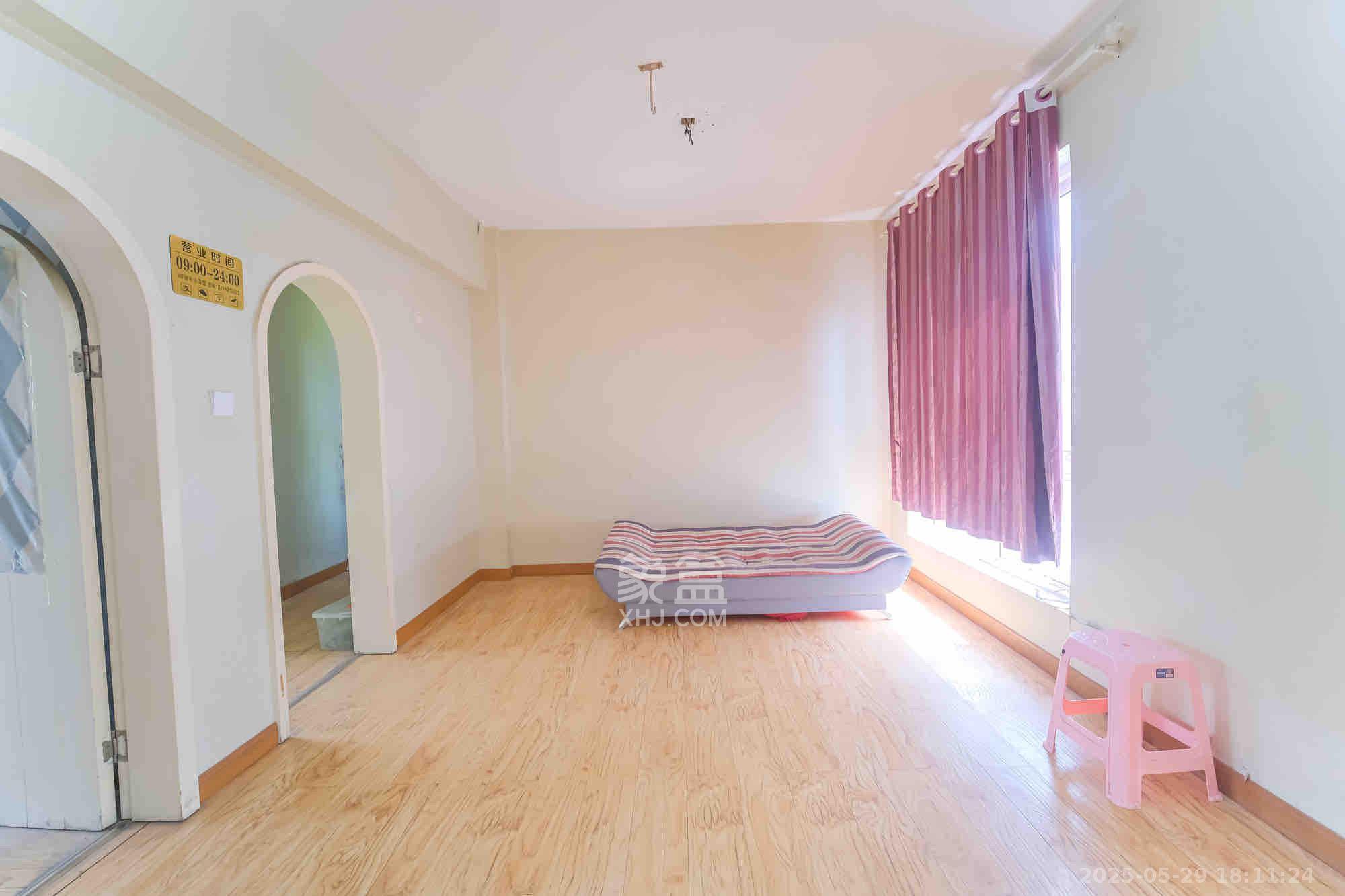 山水湾 5室2厅3卫 6800.0元/月 山水湾 5室2厅3卫 6800.0元/月室内图