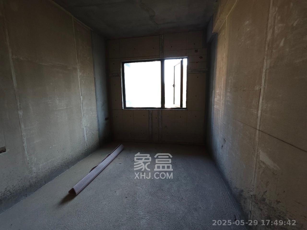 恒大江湾  3室2厅2卫    2300.0元/月 恒大江湾  3室2厅2卫    2300.0元/月室内图