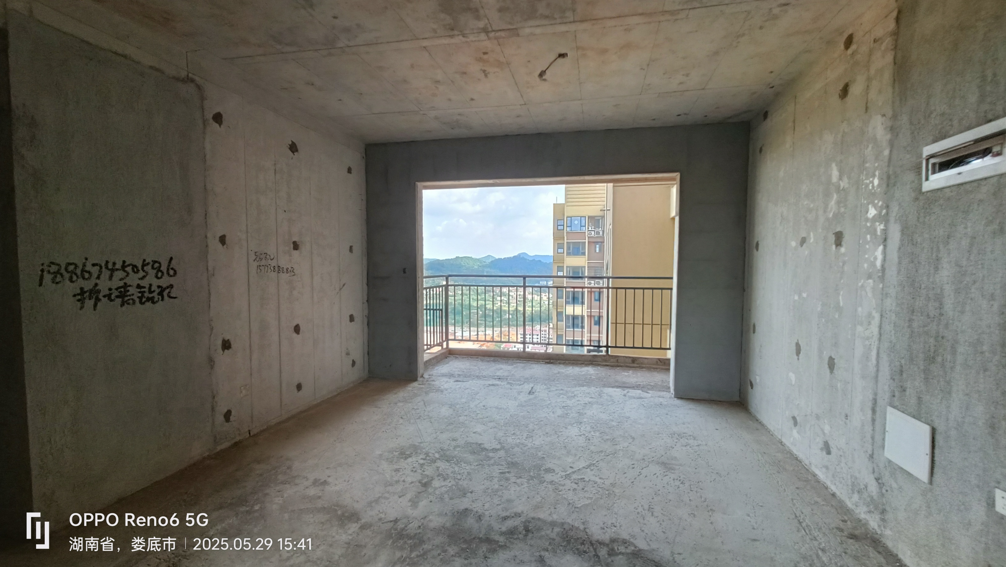 湘村名园 3室2厅1卫 58.0万 湘村名园 3室2厅1卫 58.0万客厅