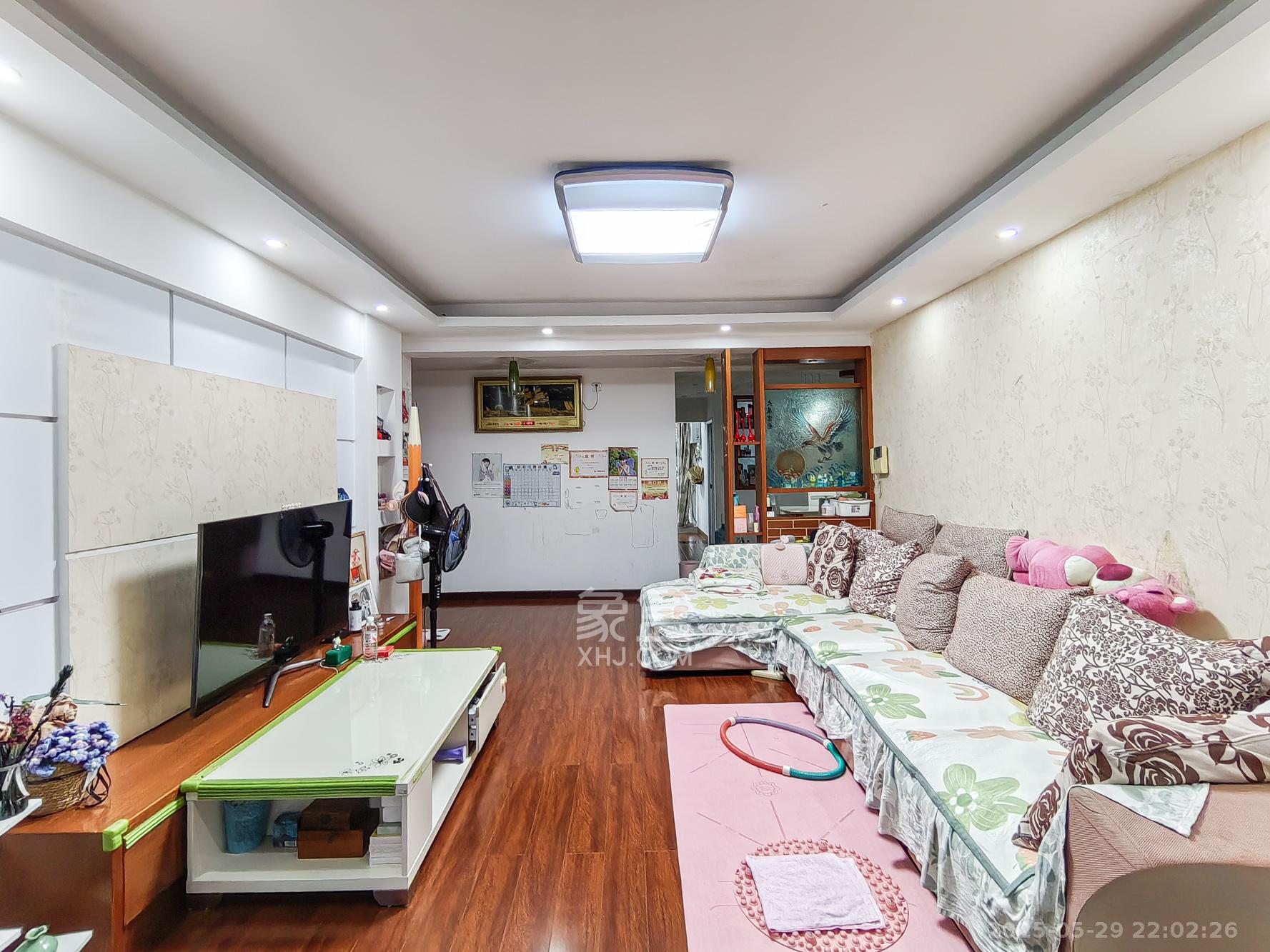 长丰星城  3室2厅2卫   65.00万客厅