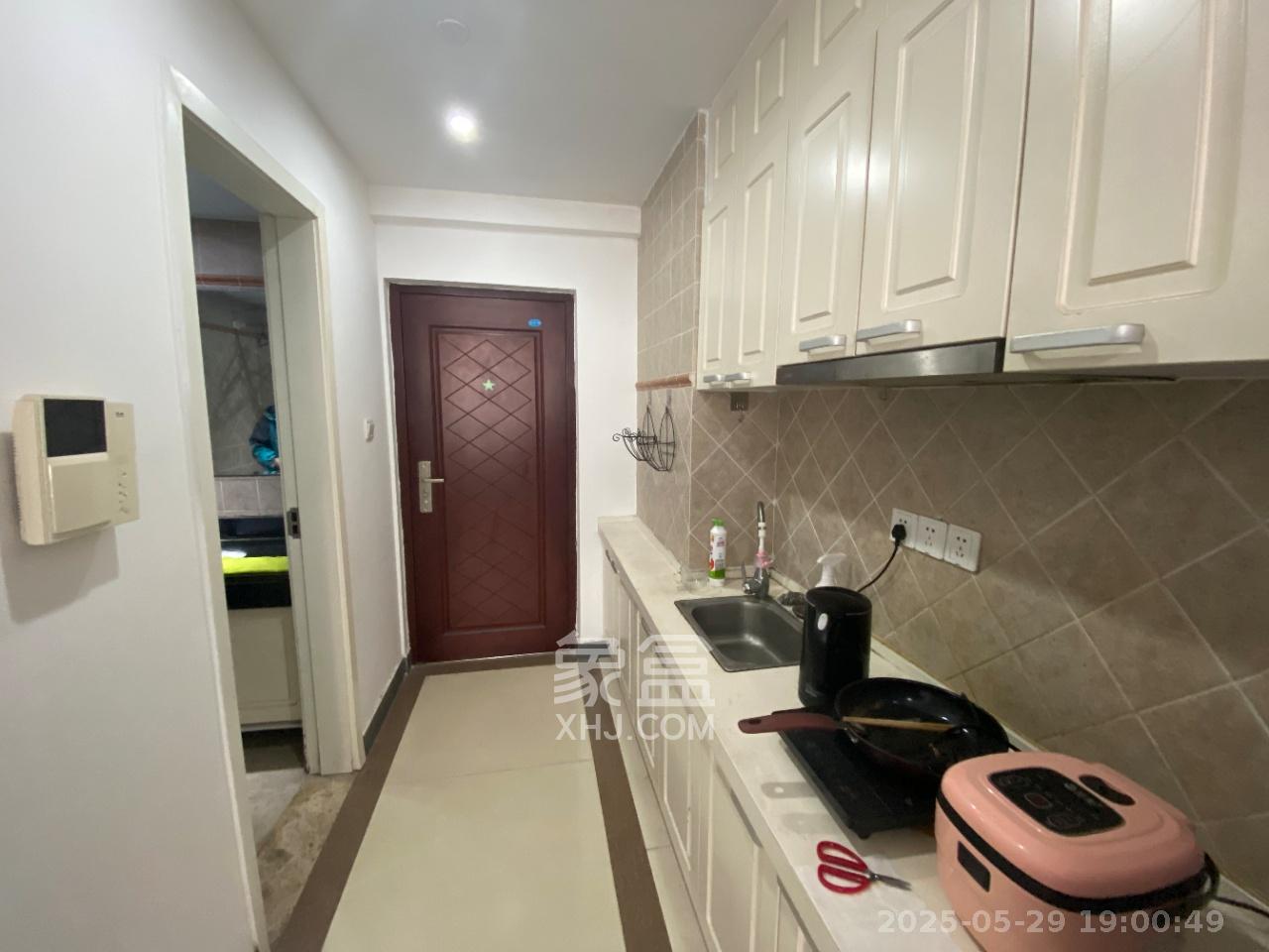 嘉斯茂购物广场(国中星城) 1室1厅1卫 1600.0元/月 嘉斯茂购物广场(国中星城) 1室1厅1卫 1600.0元/月室内图