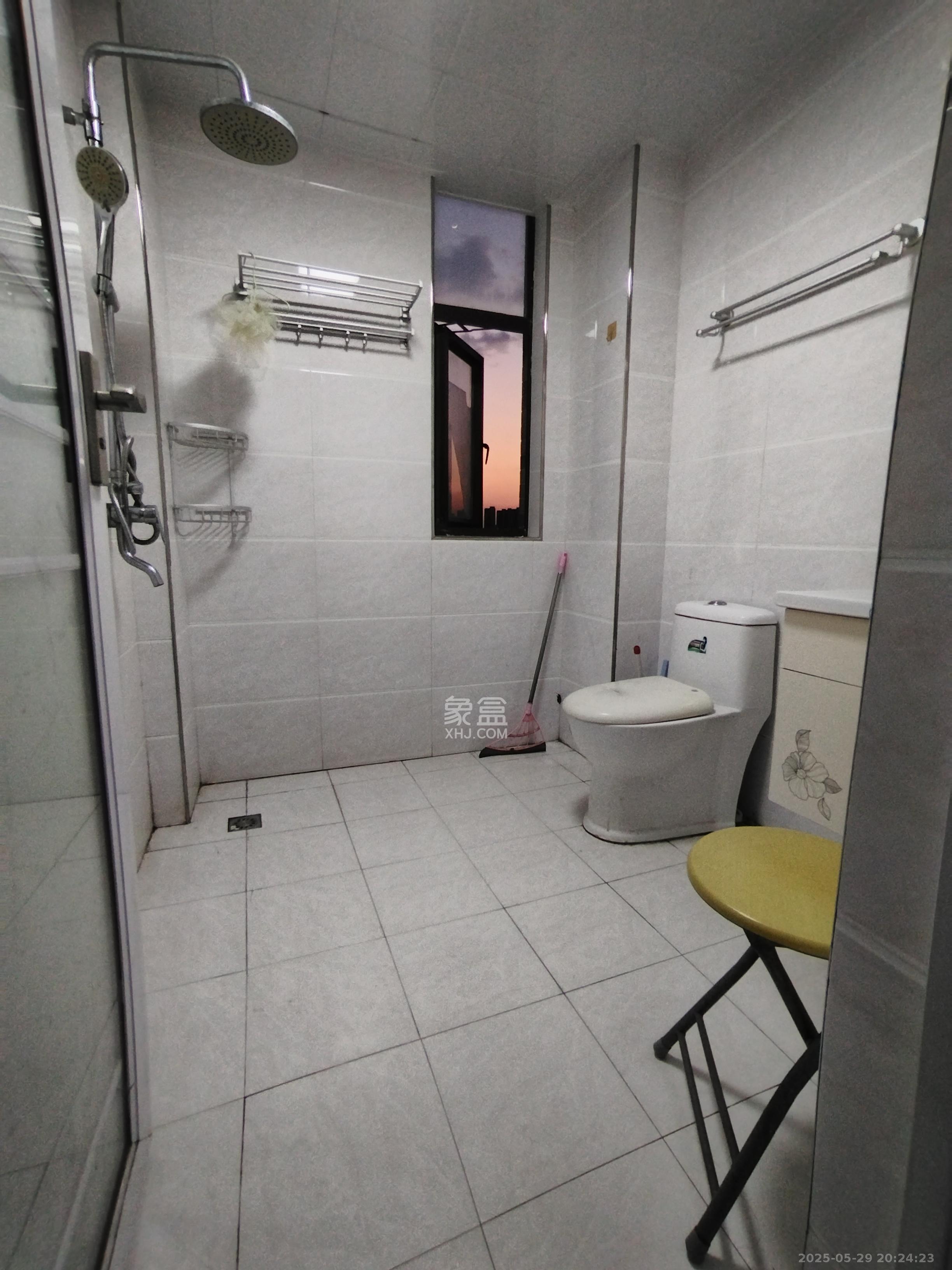 康桥长郡 3室1厅1卫 1900.0元/月 康桥长郡 3室1厅1卫 1900.0元/月室内图