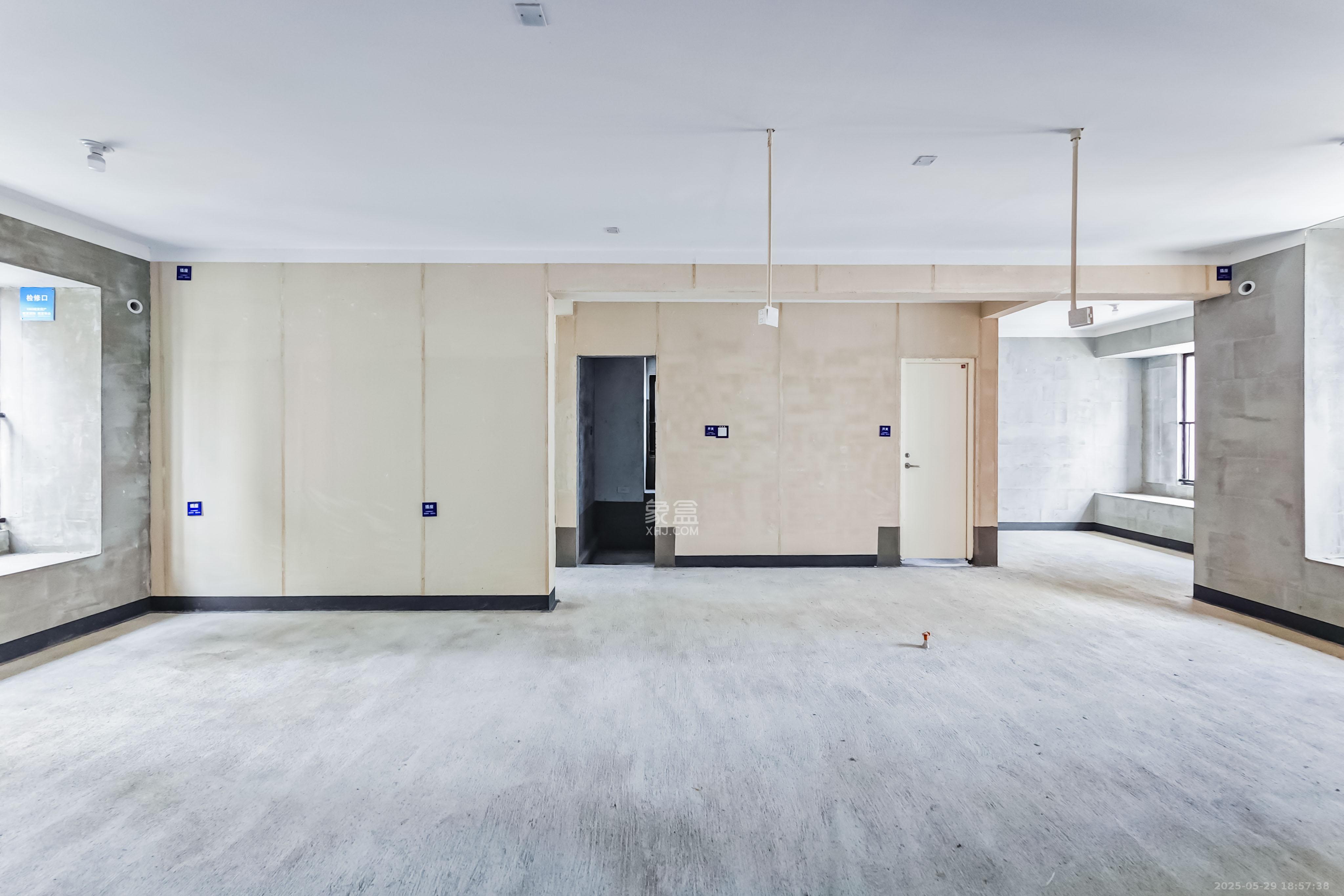 建发玖洲观澜  4室2厅2卫   200.00万其他
